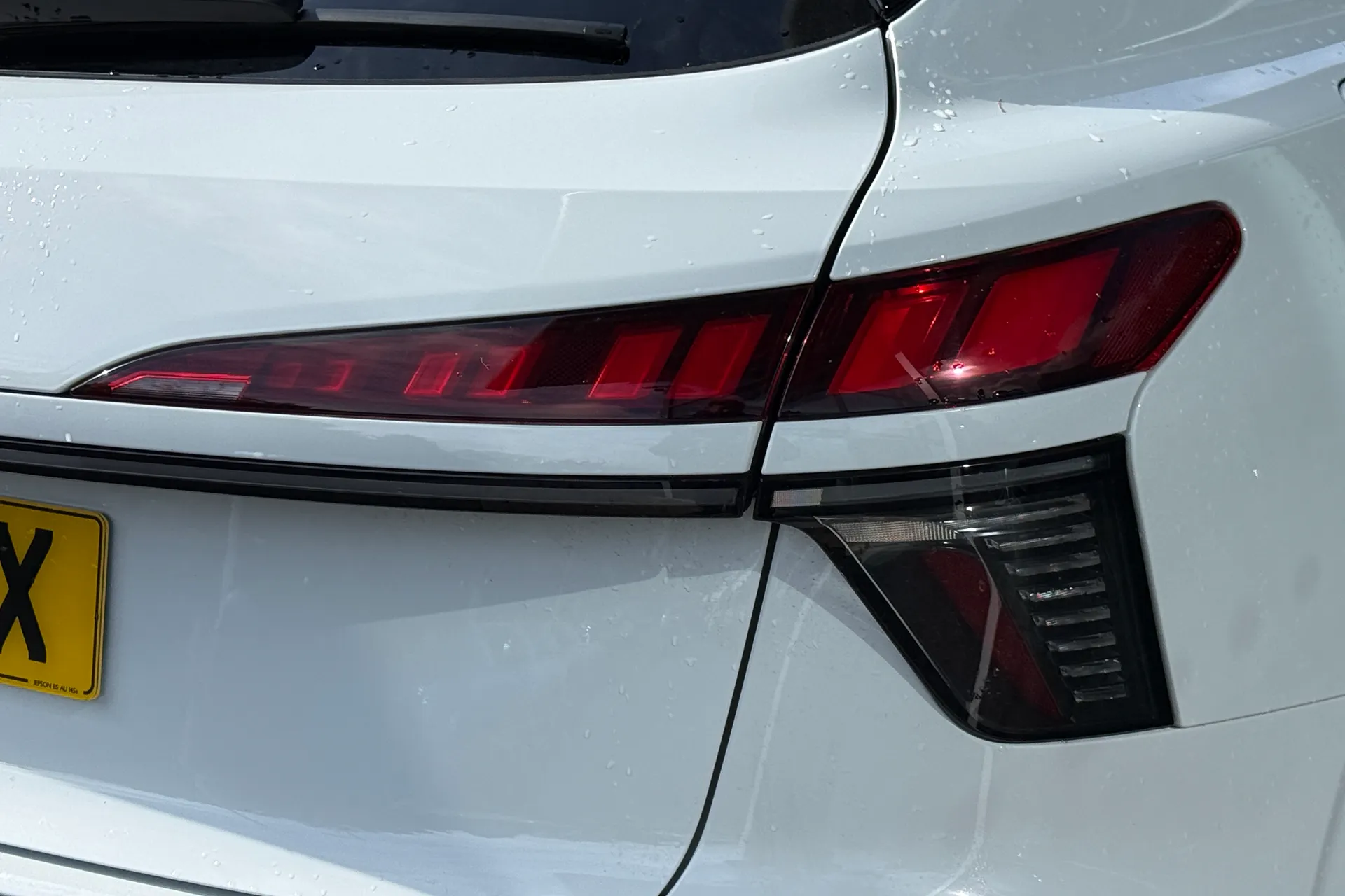Audi Q3 thumbnail image number 43