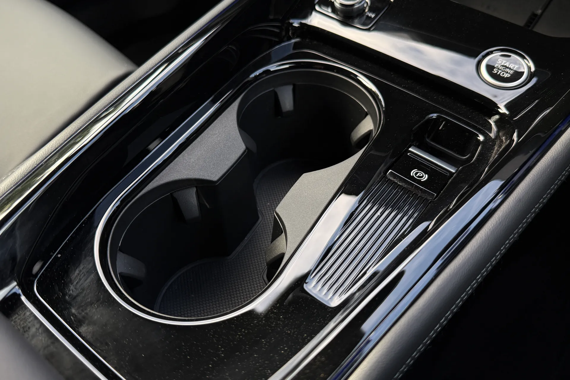 Audi Q3 thumbnail image number 25