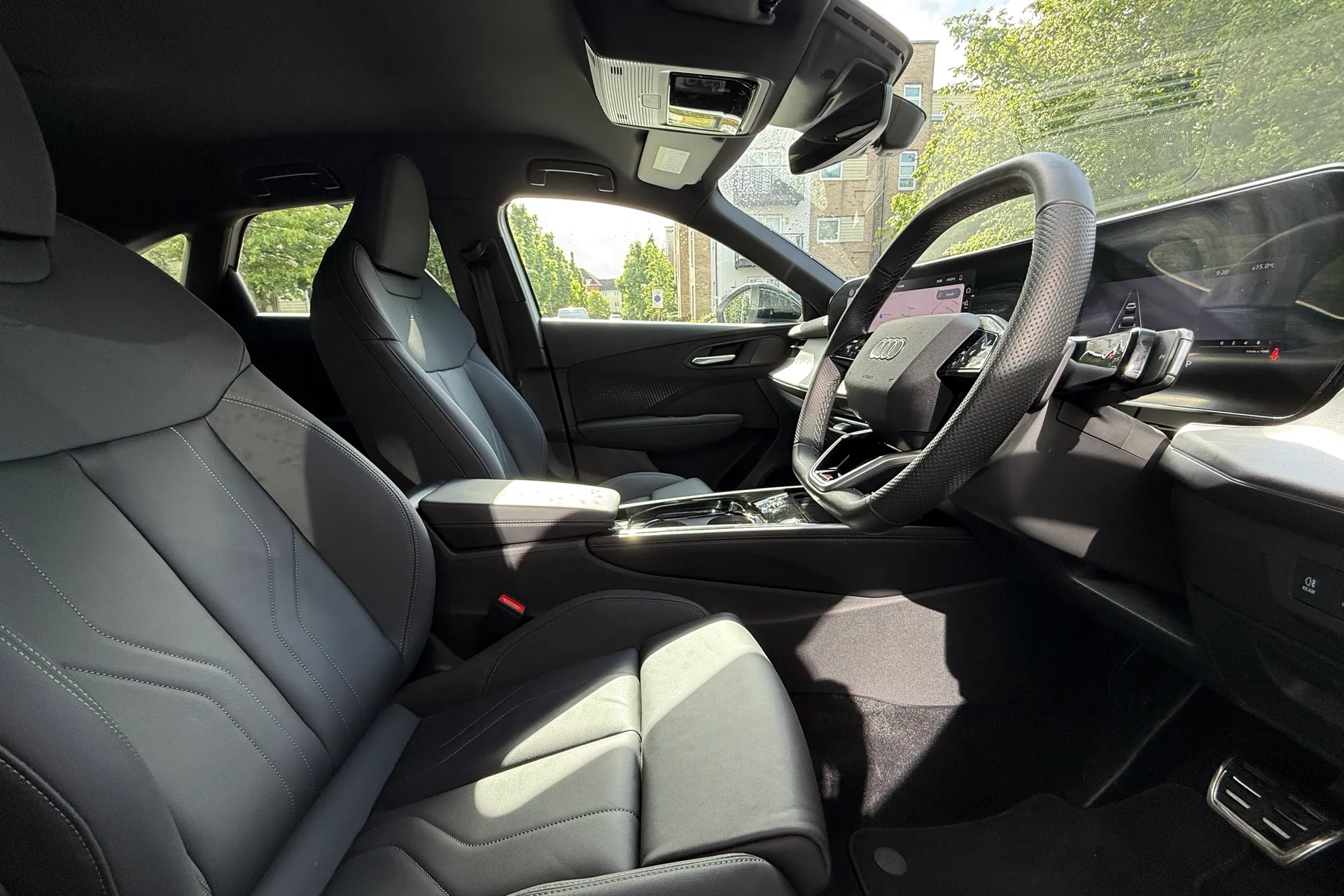 Audi Q3 thumbnail image number 31