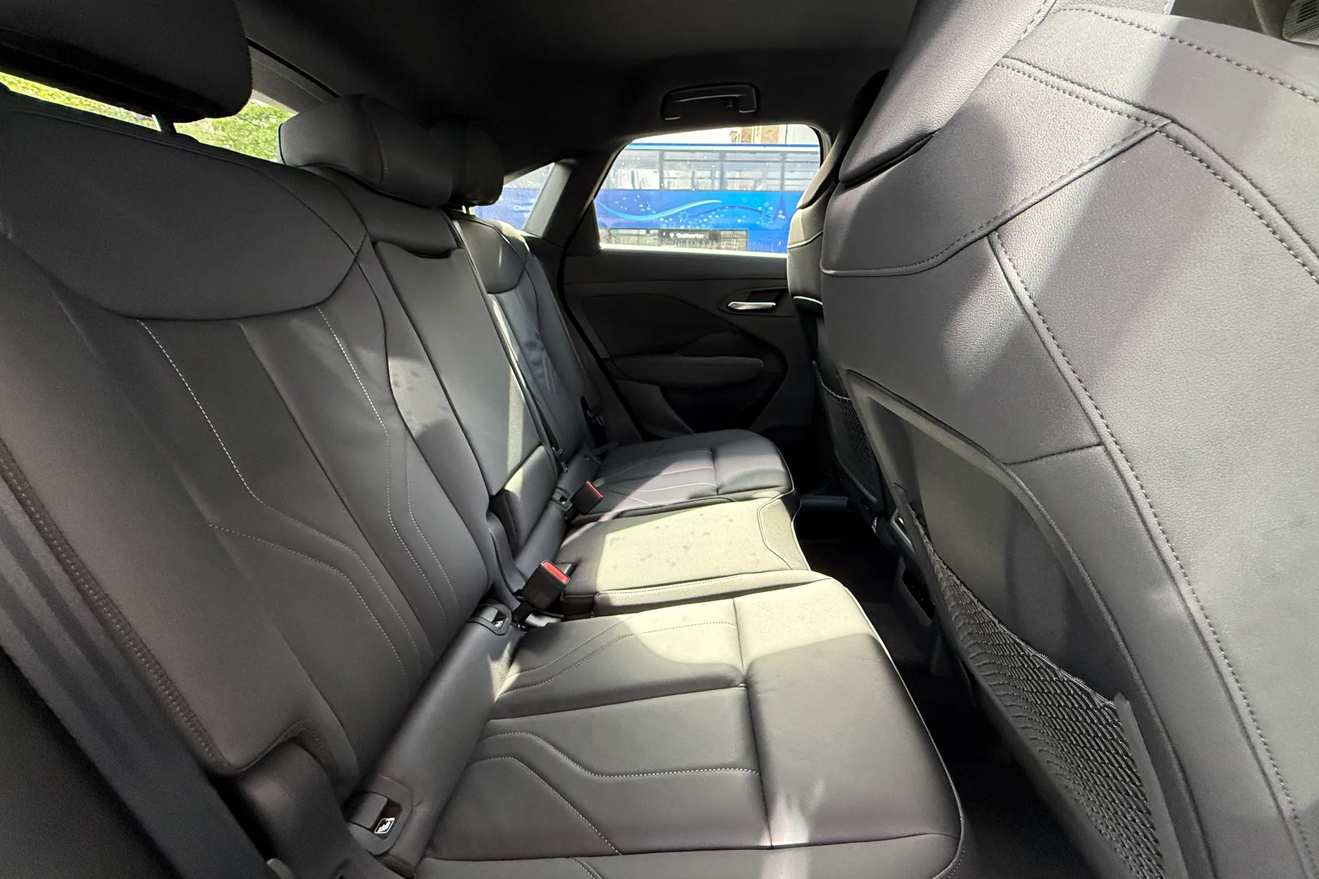 Audi Q3 thumbnail image number 36