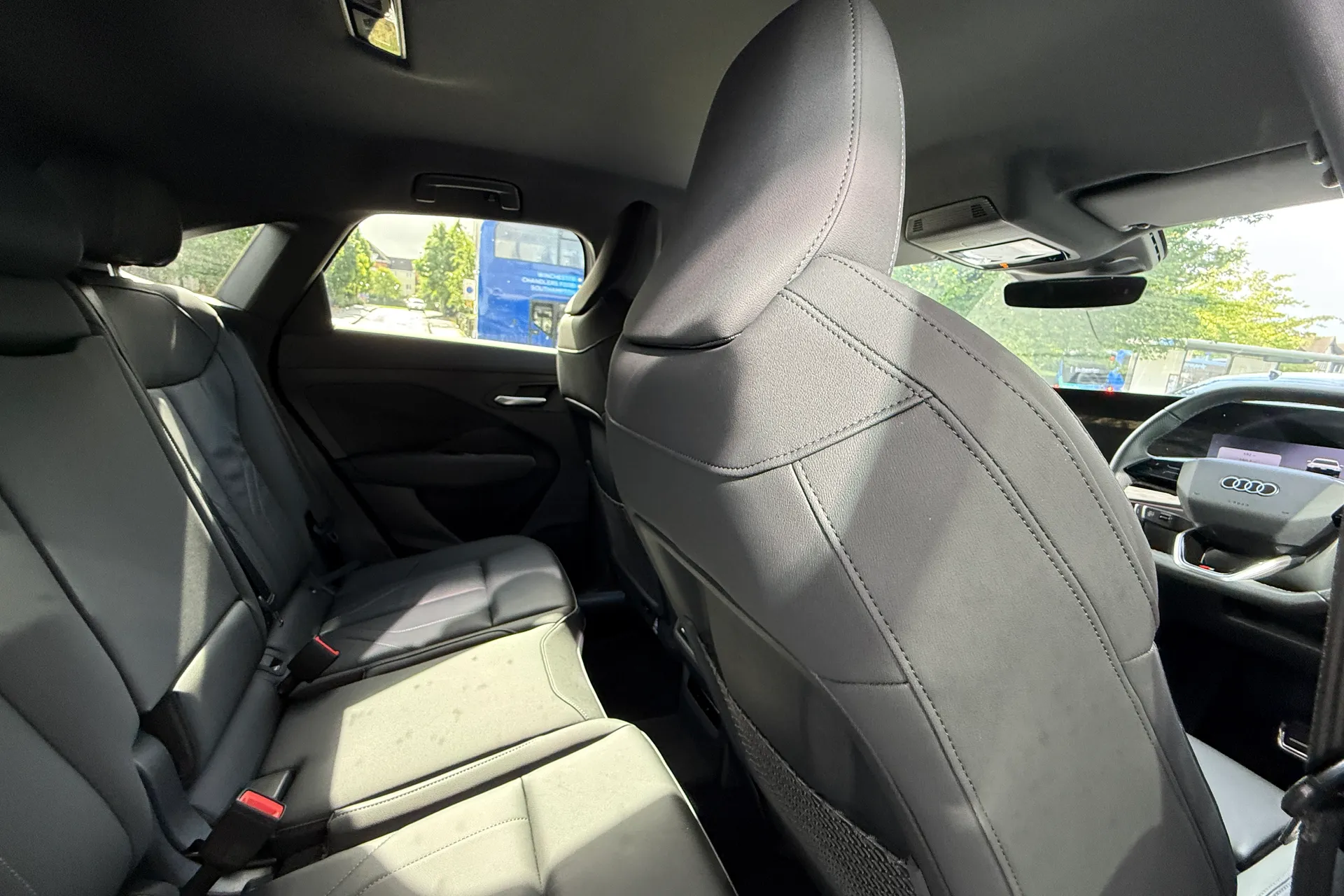 Audi Q3 thumbnail image number 37