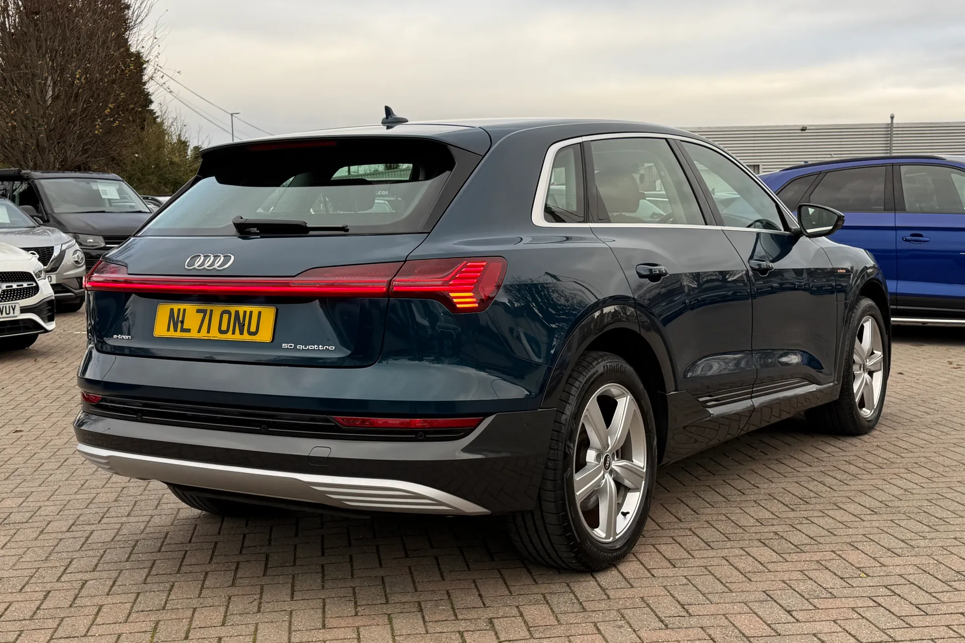 Audi e-tron thumbnail image number 30