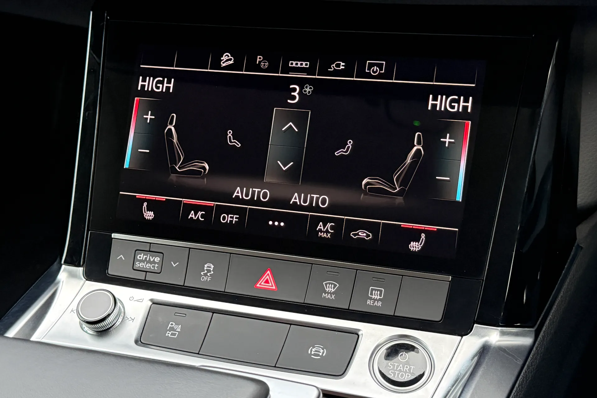 Audi e-tron thumbnail image number 14