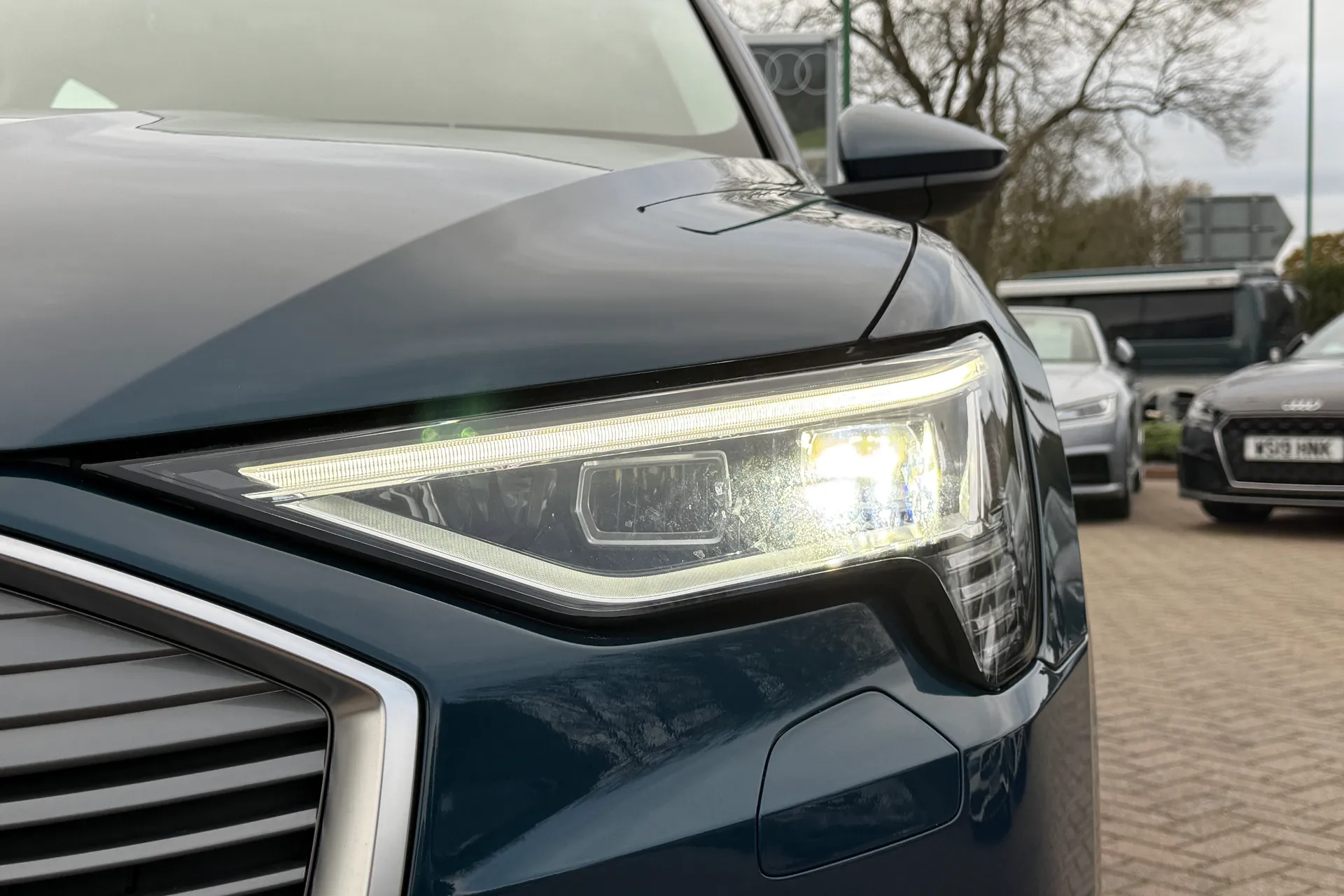 Audi e-tron thumbnail image number 54