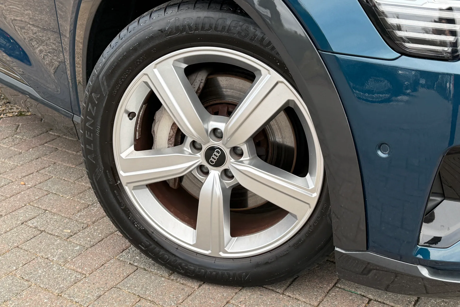 Audi e-tron thumbnail image number 8