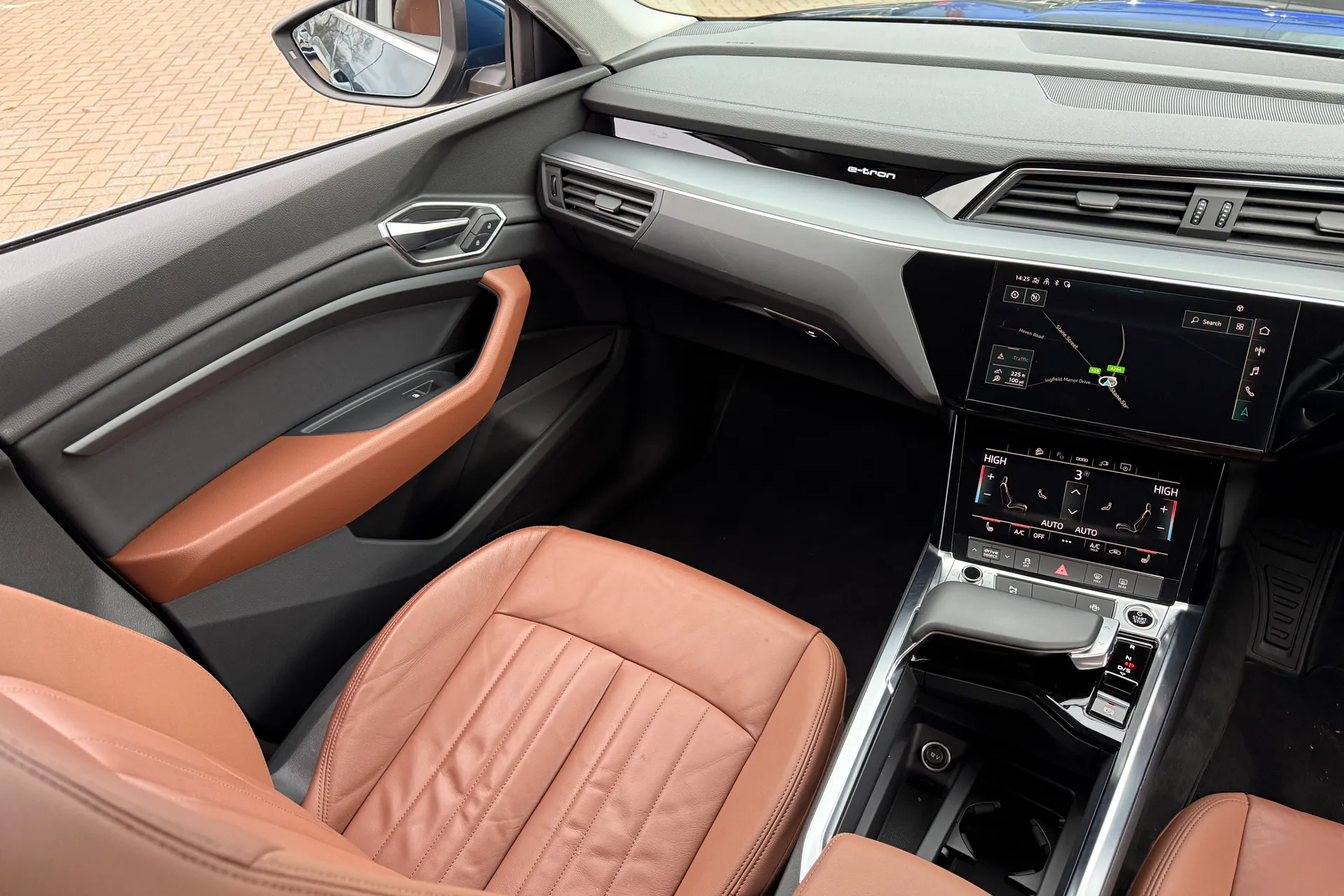 Audi e-tron thumbnail image number 37