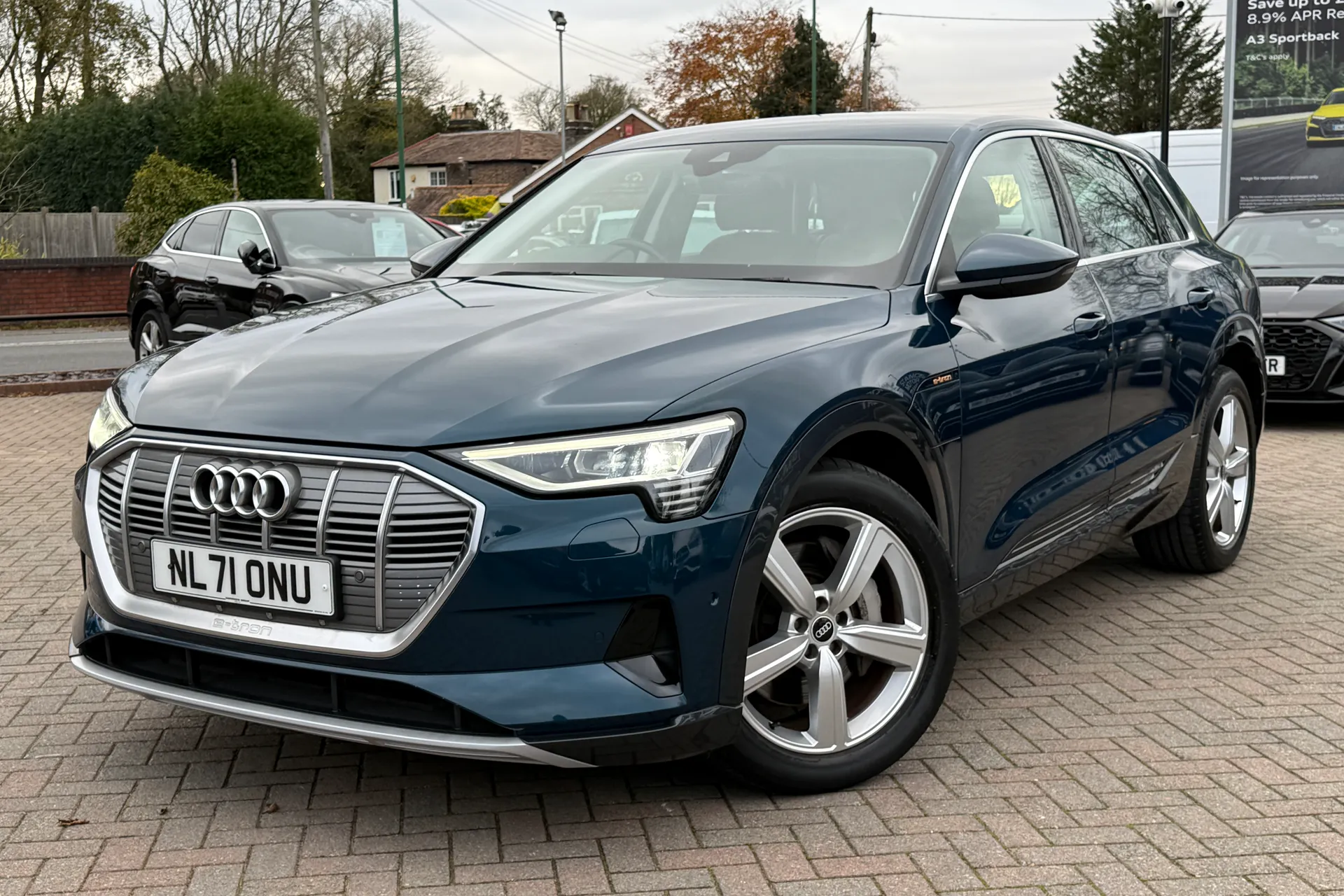 Audi e-tron thumbnail image number 25