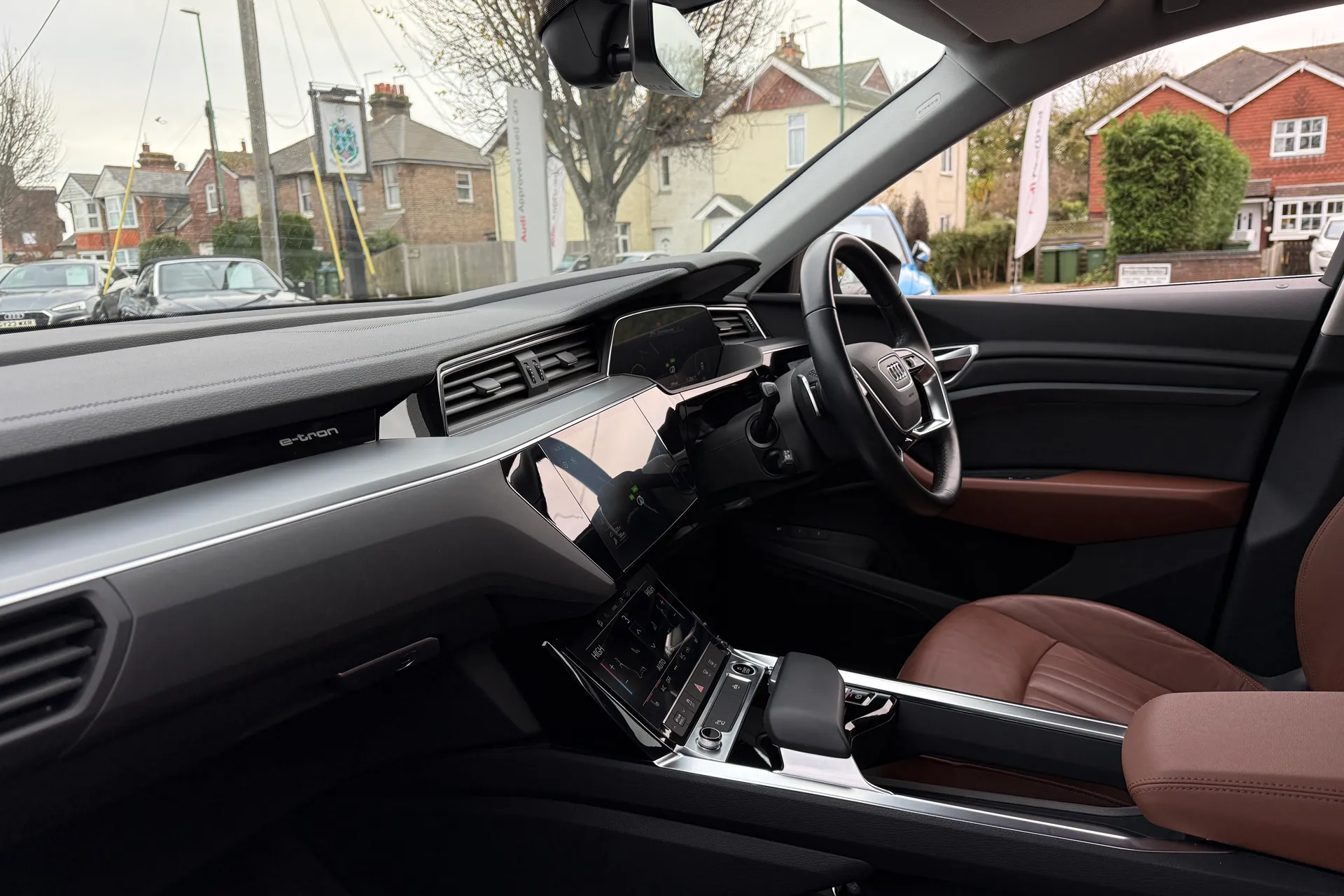 Audi e-tron thumbnail image number 28