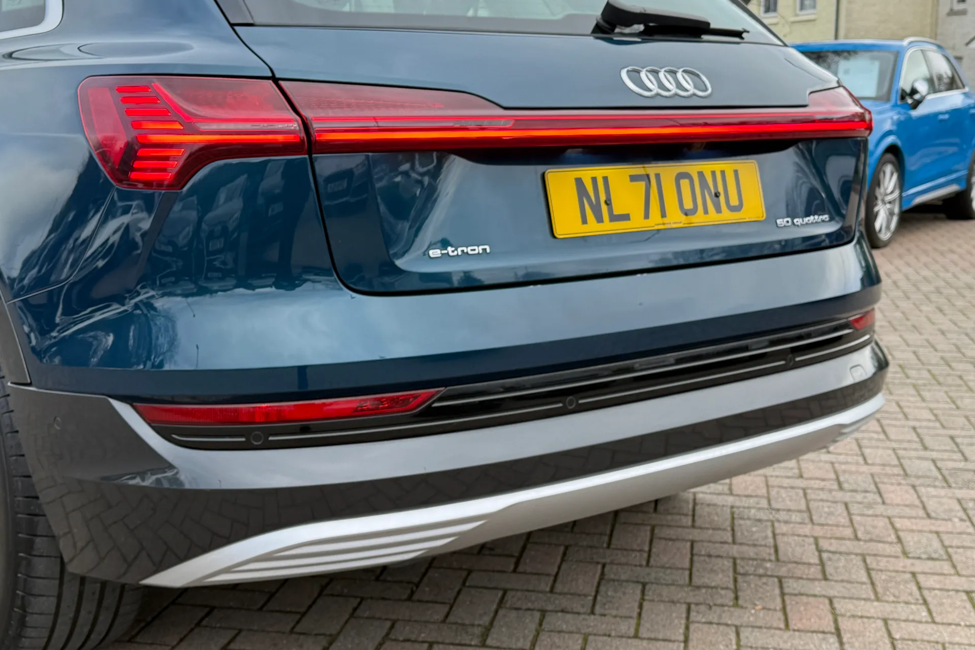 Audi e-tron thumbnail image number 50