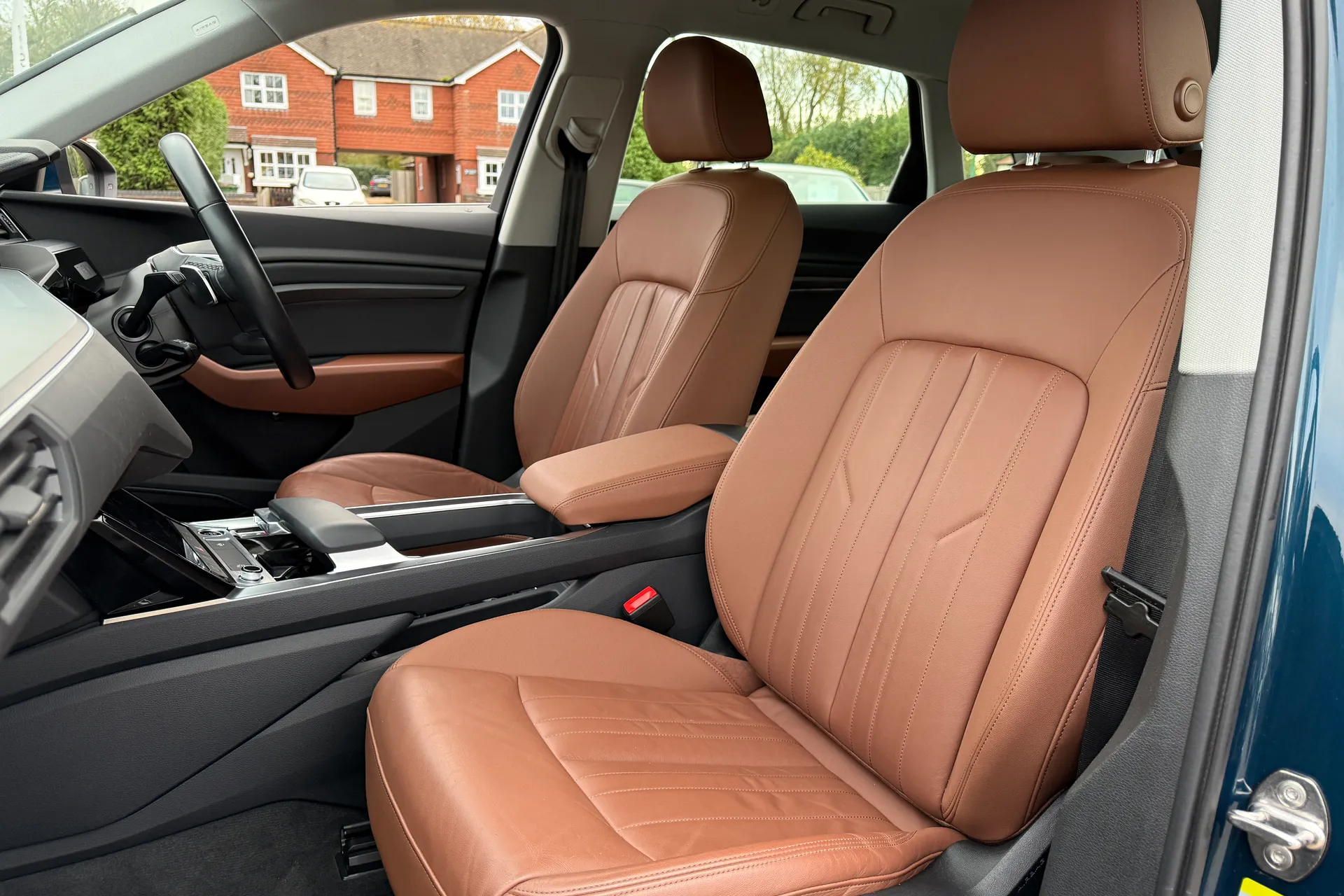 Audi e-tron thumbnail image number 29