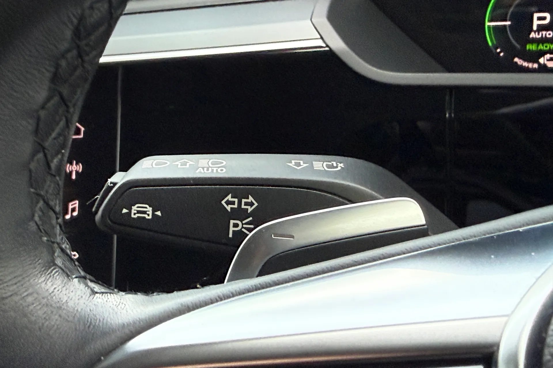 Audi e-tron thumbnail image number 17