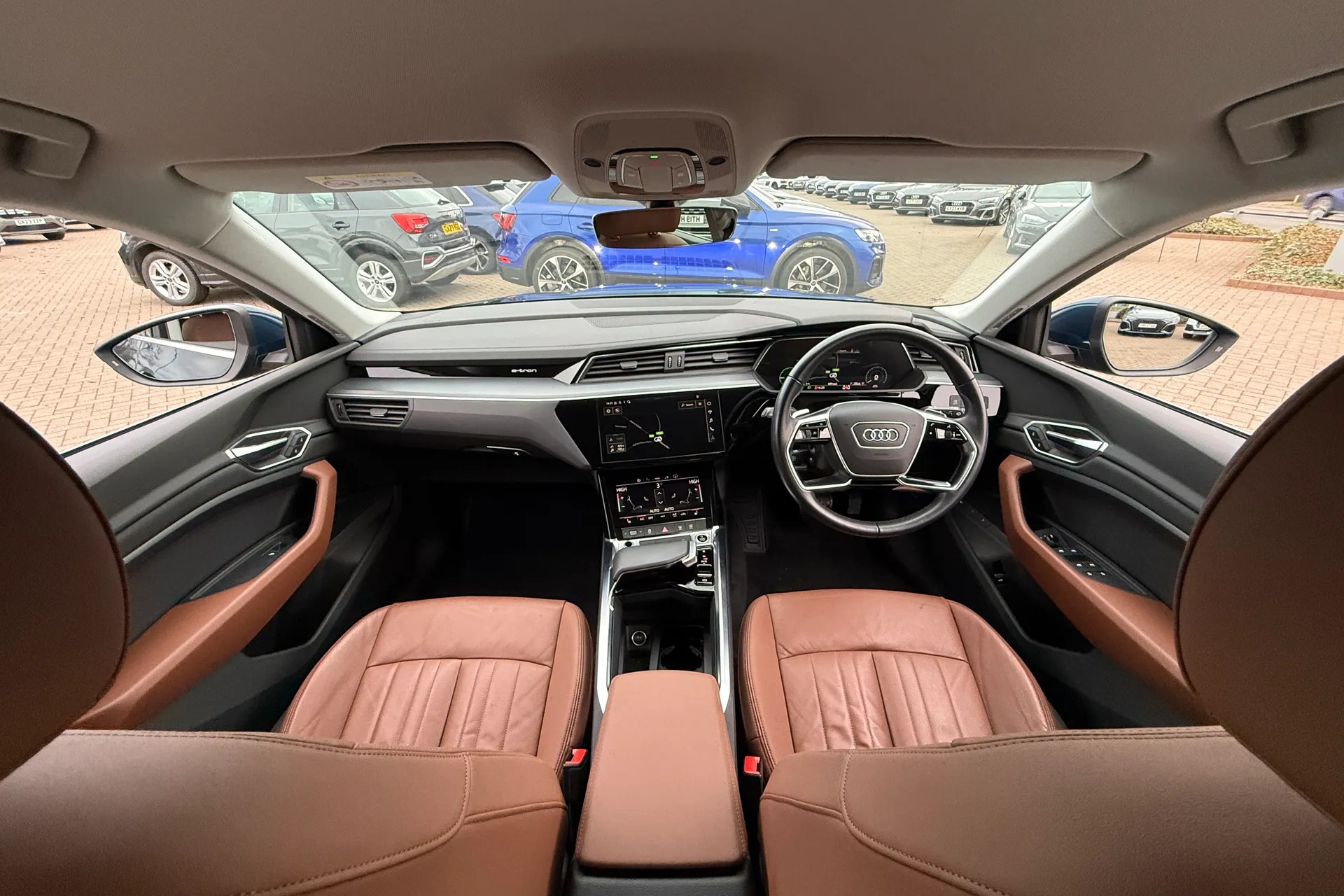 Audi e-tron thumbnail image number 3