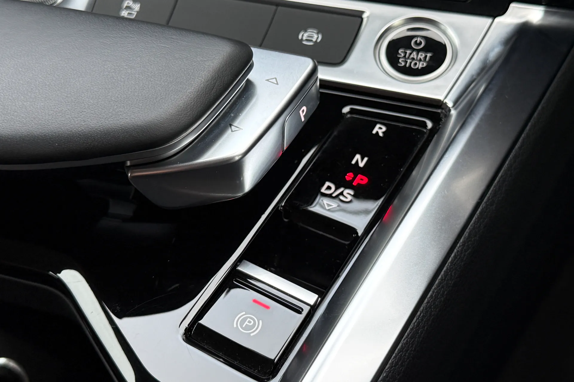 Audi e-tron thumbnail image number 39