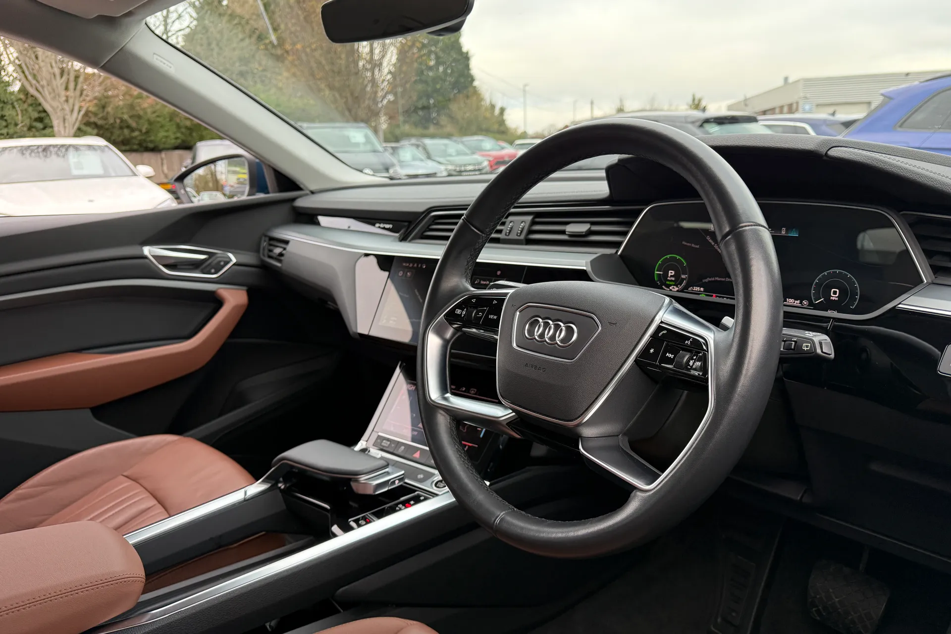 Audi e-tron thumbnail image number 27