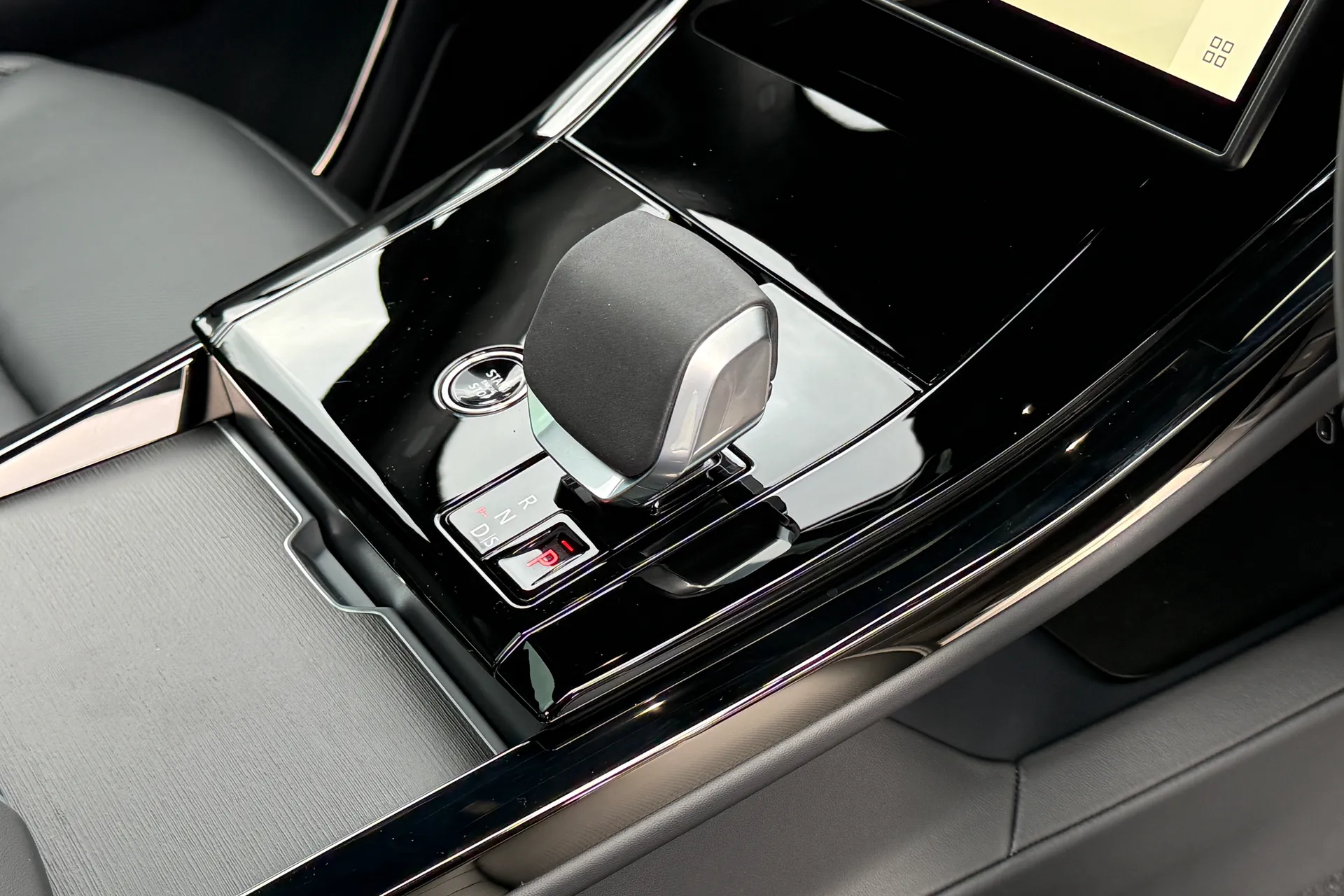 LAND ROVER RANGE ROVER SPORT thumbnail image number 19