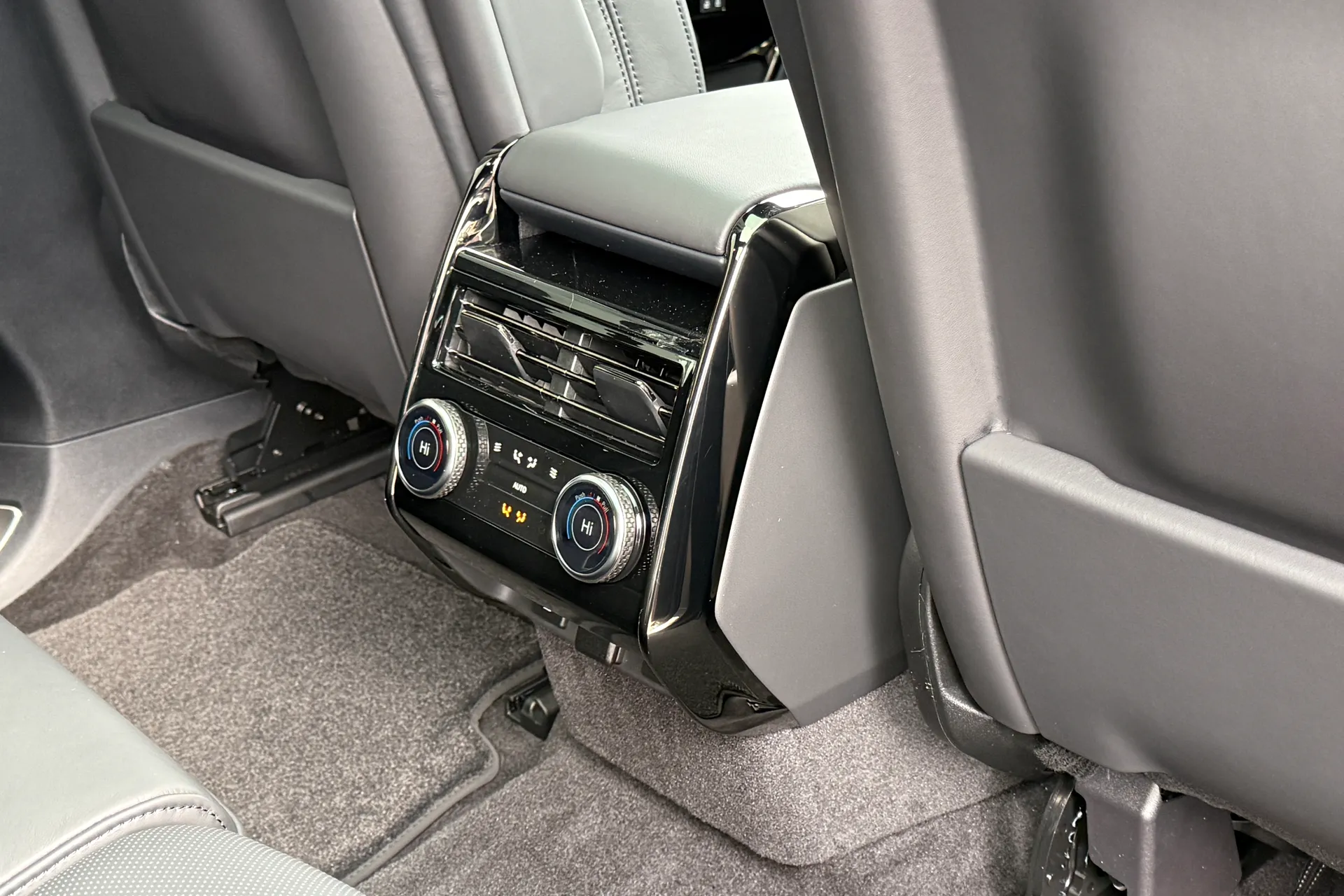 LAND ROVER RANGE ROVER SPORT thumbnail image number 28