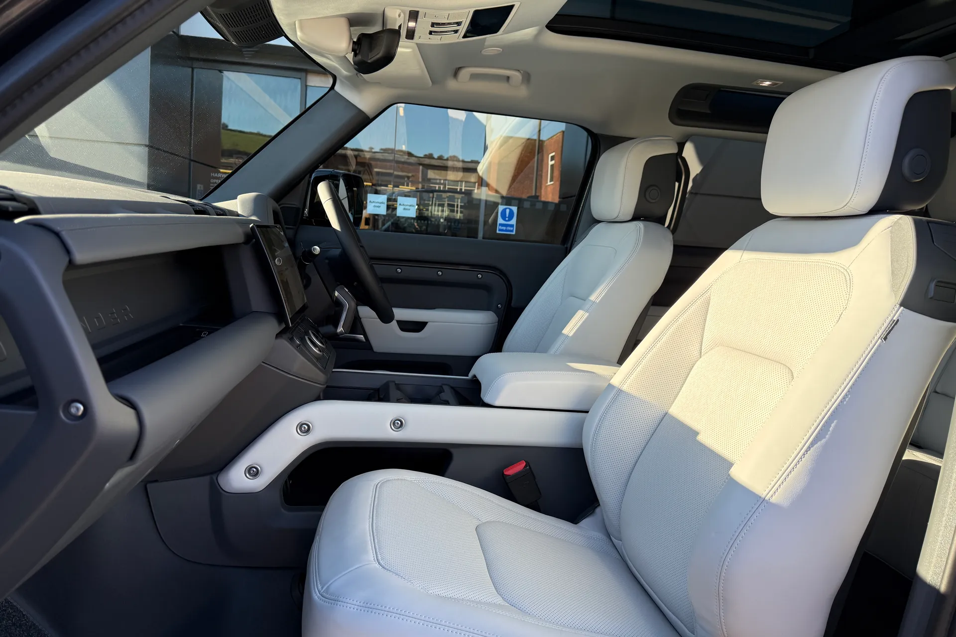 LAND ROVER Defender 90 thumbnail image number 56