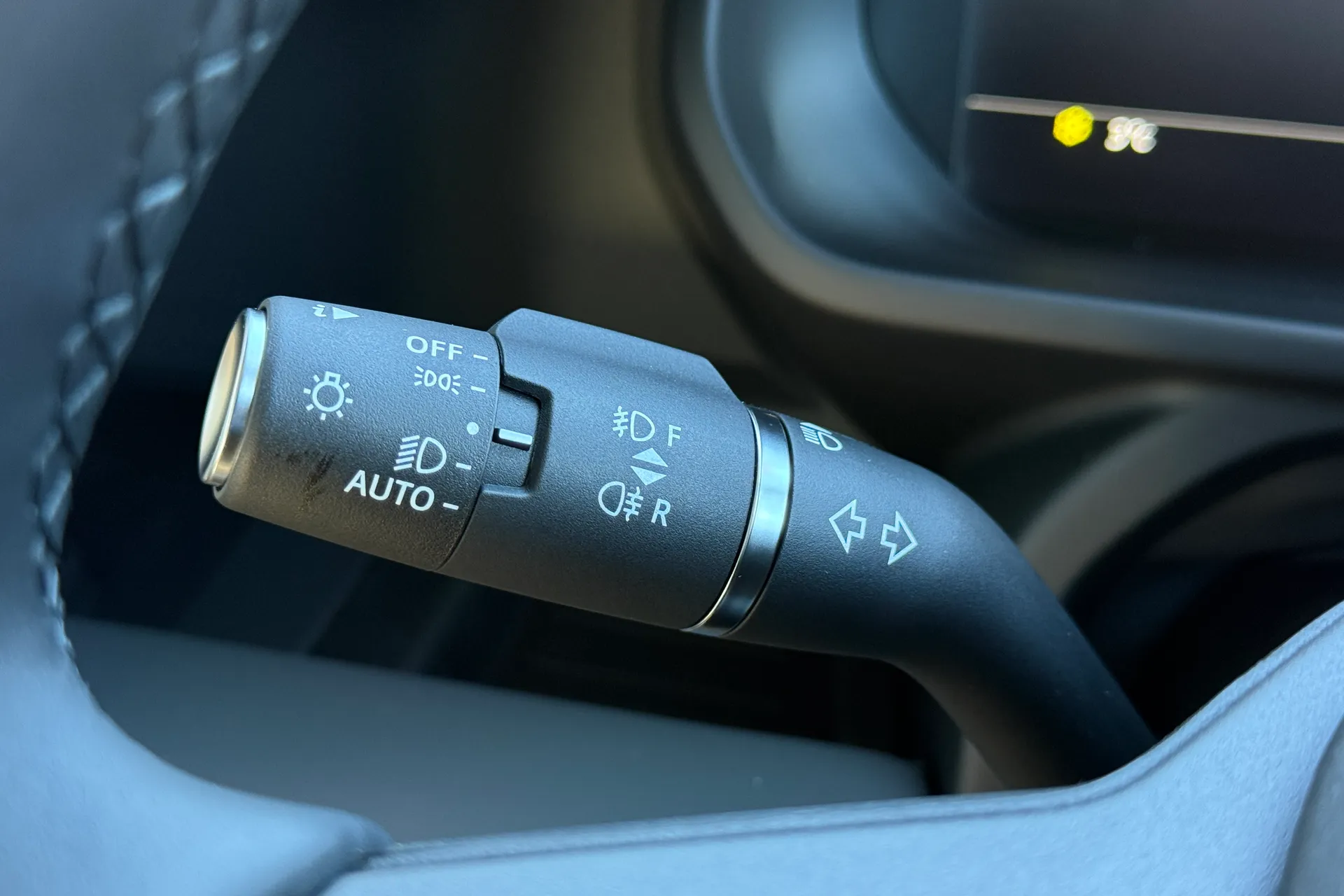 LAND ROVER Defender 90 thumbnail image number 59