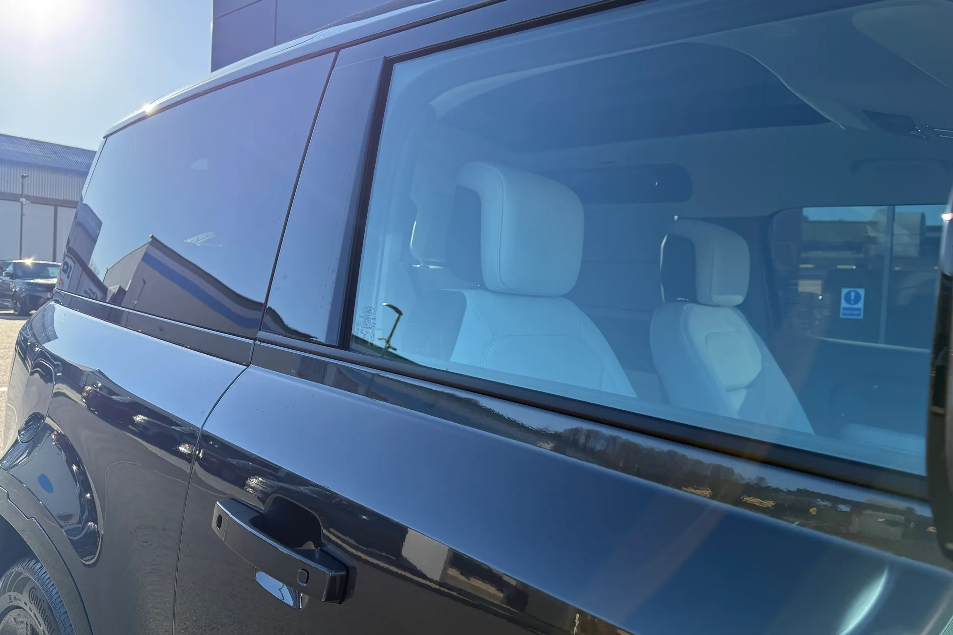 LAND ROVER Defender 90 thumbnail image number 26