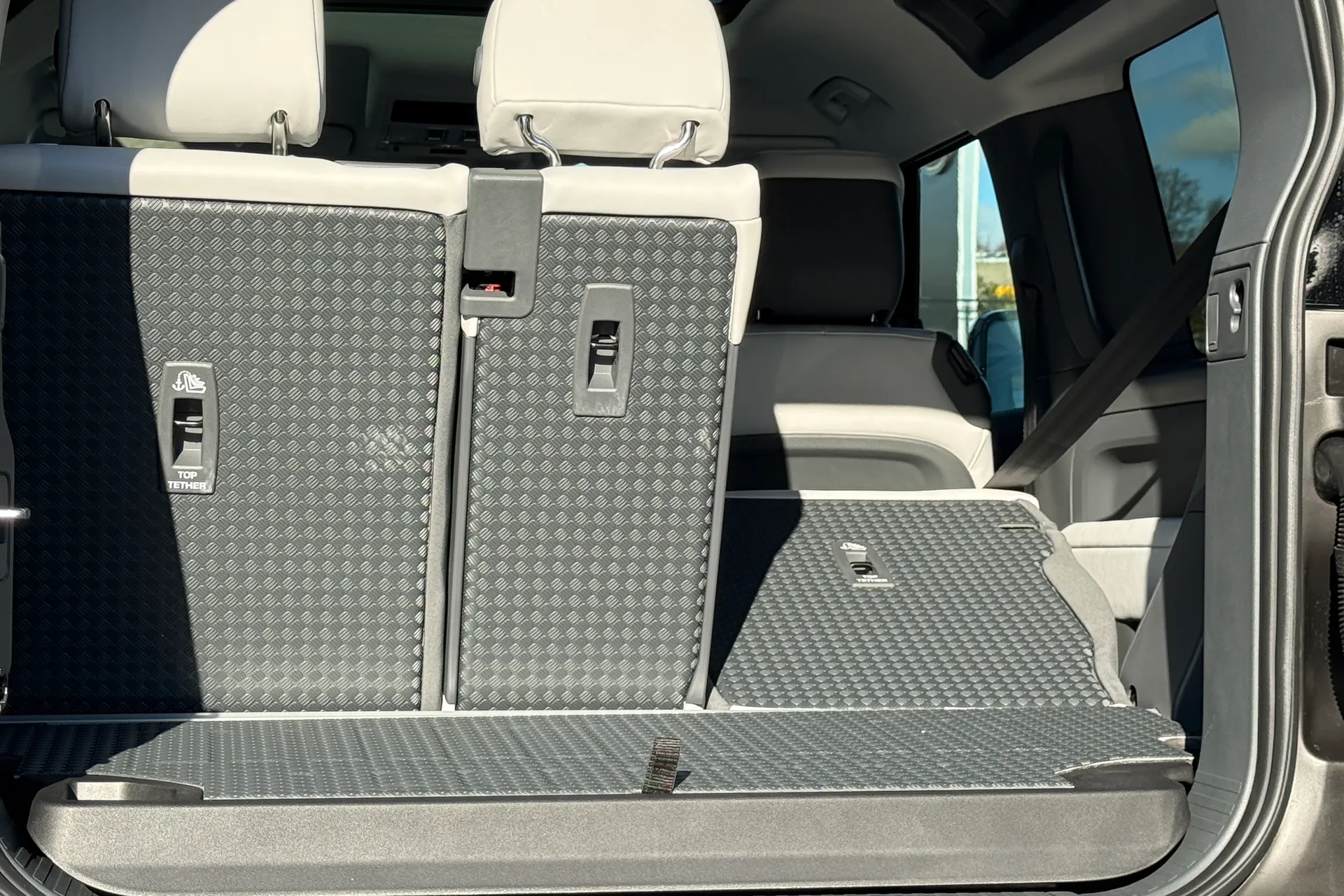 LAND ROVER Defender 90 thumbnail image number 54