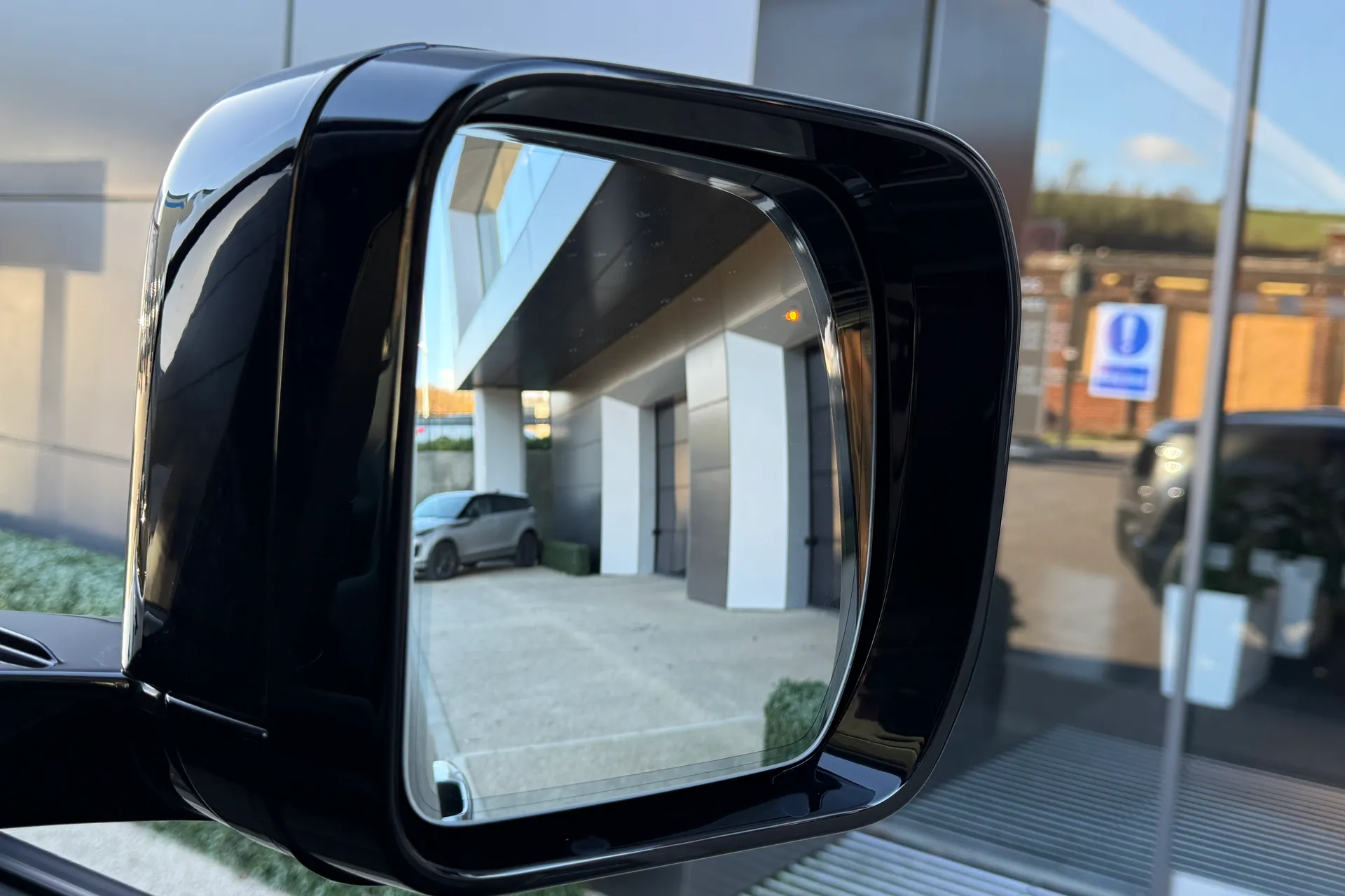 LAND ROVER Defender 90 thumbnail image number 22