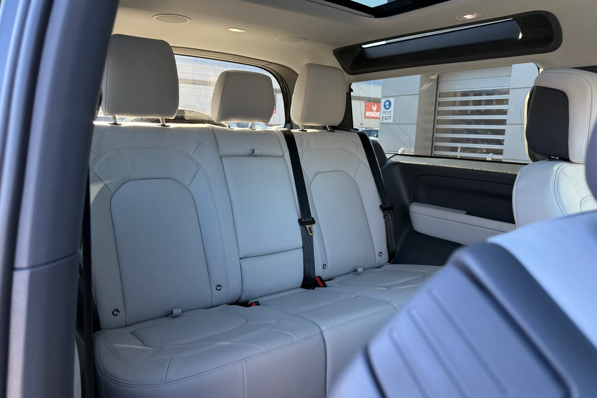 LAND ROVER Defender 90 thumbnail image number 21