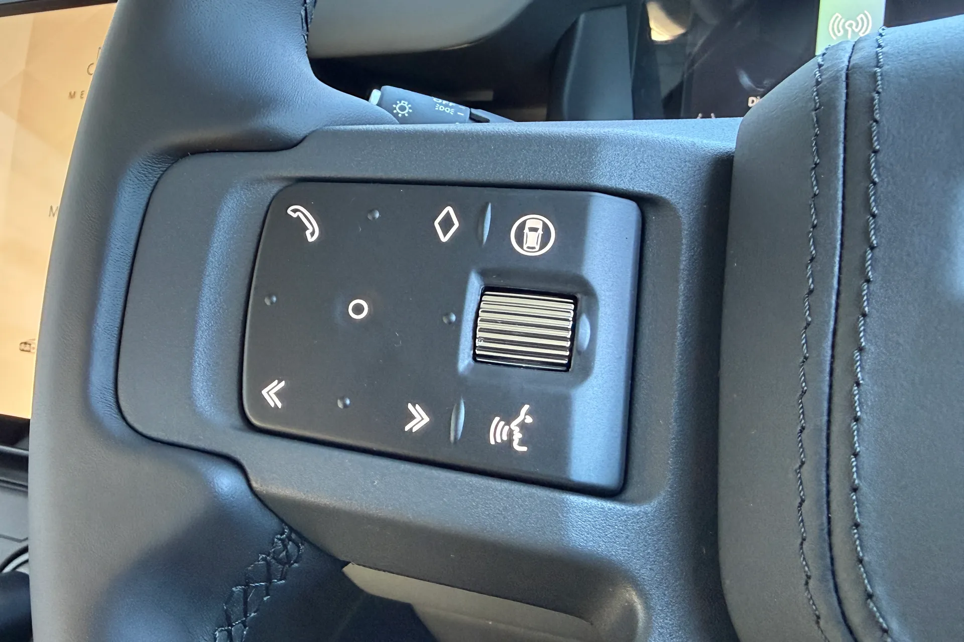 LAND ROVER Defender 90 thumbnail image number 48