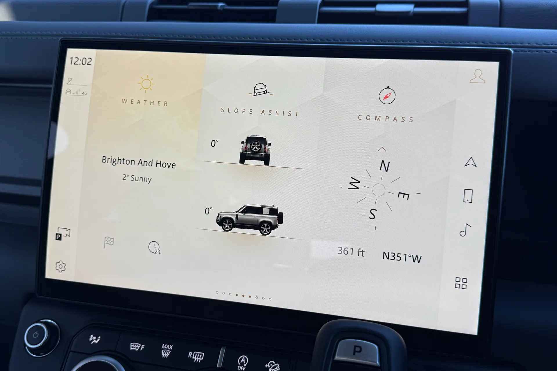 LAND ROVER Defender 90 thumbnail image number 37