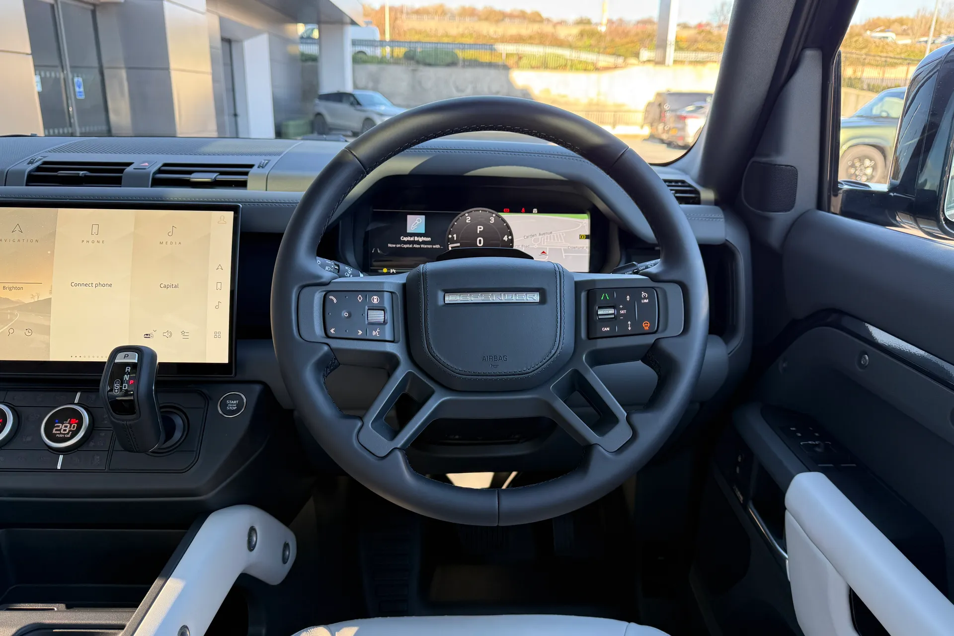 LAND ROVER Defender 90 thumbnail image number 46