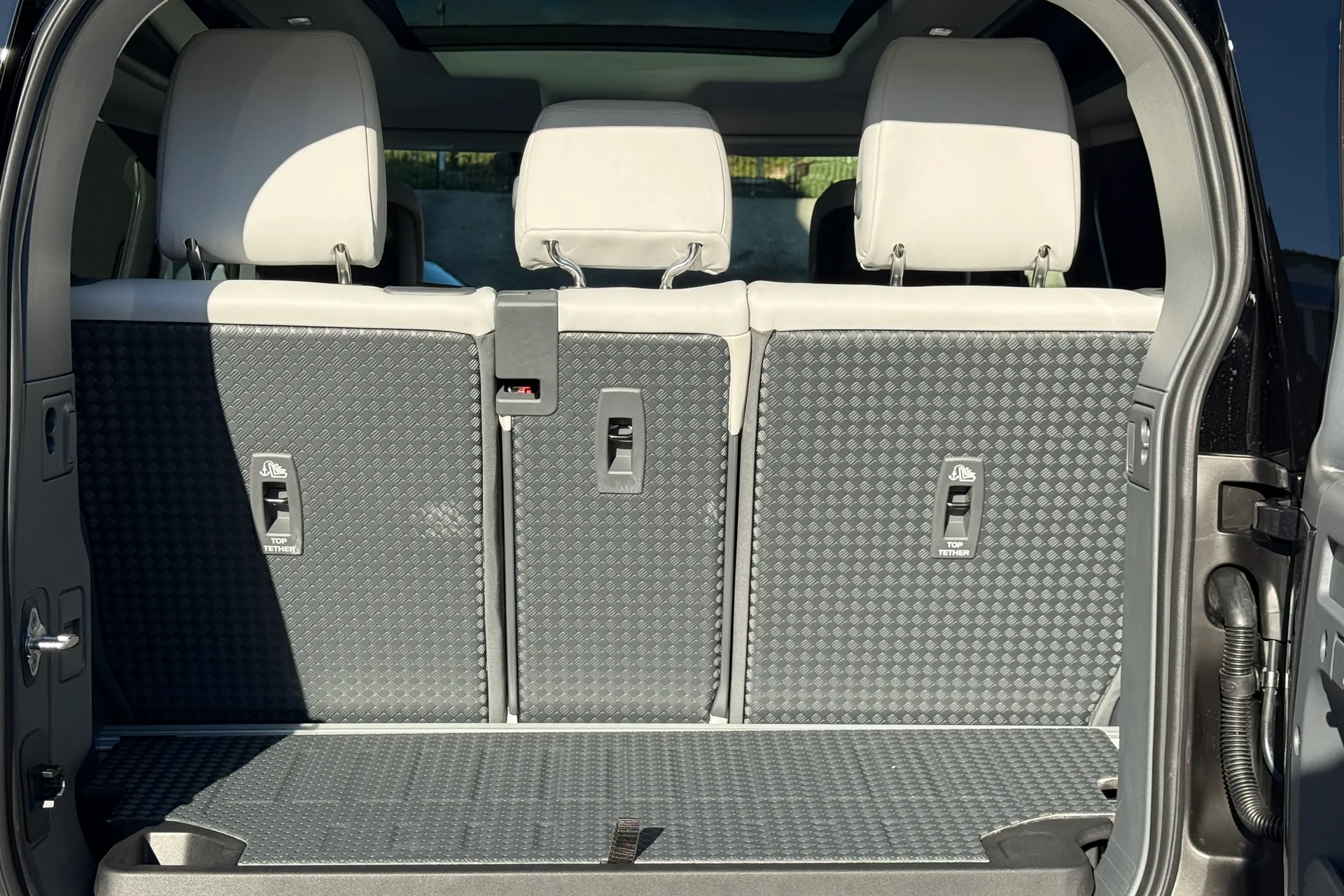 LAND ROVER Defender 90 thumbnail image number 53