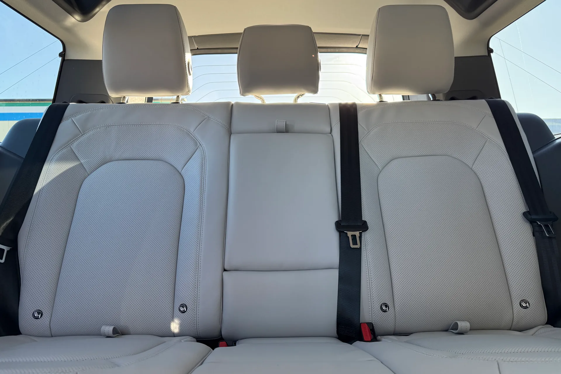 LAND ROVER Defender 90 thumbnail image number 43