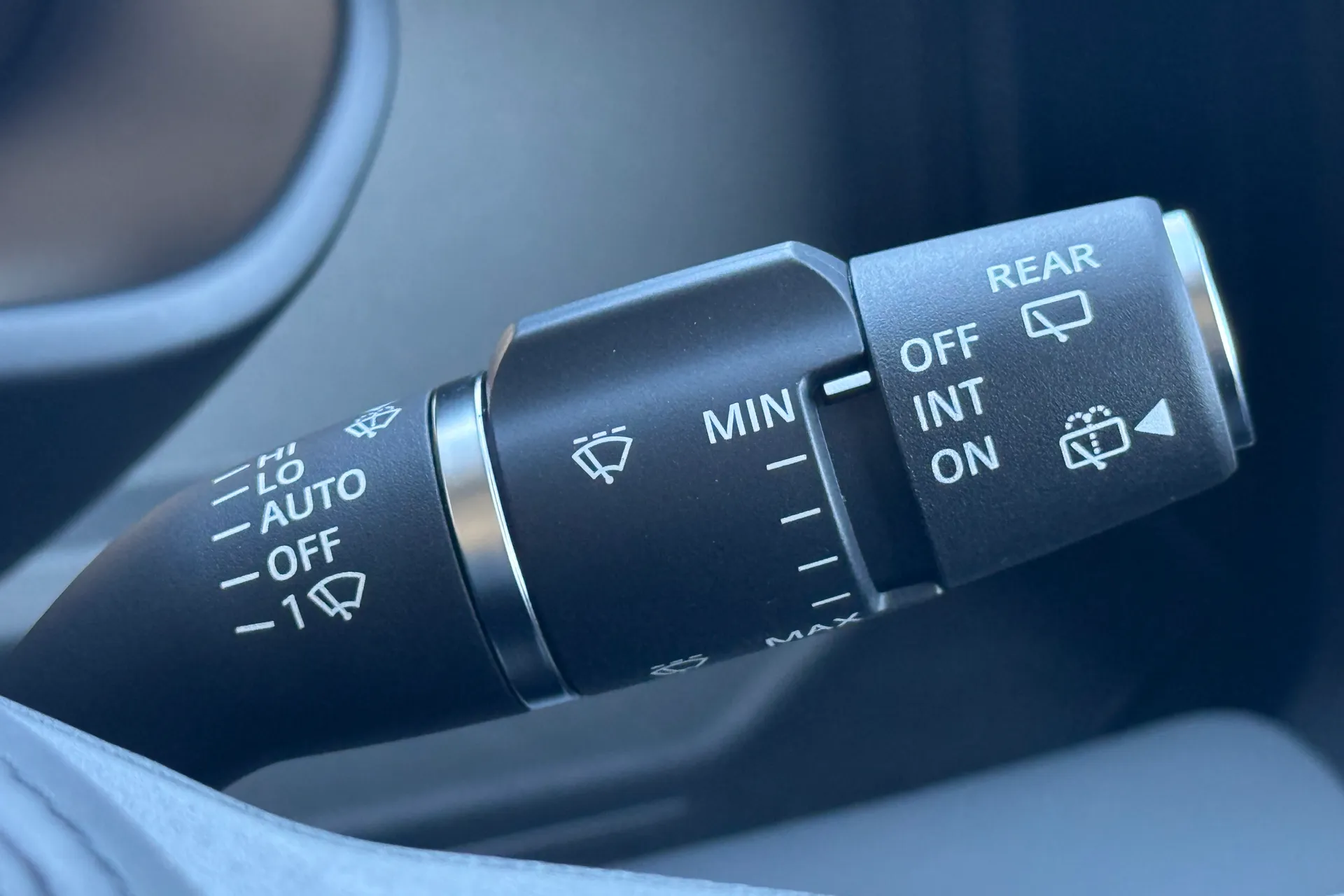 LAND ROVER Defender 90 thumbnail image number 58