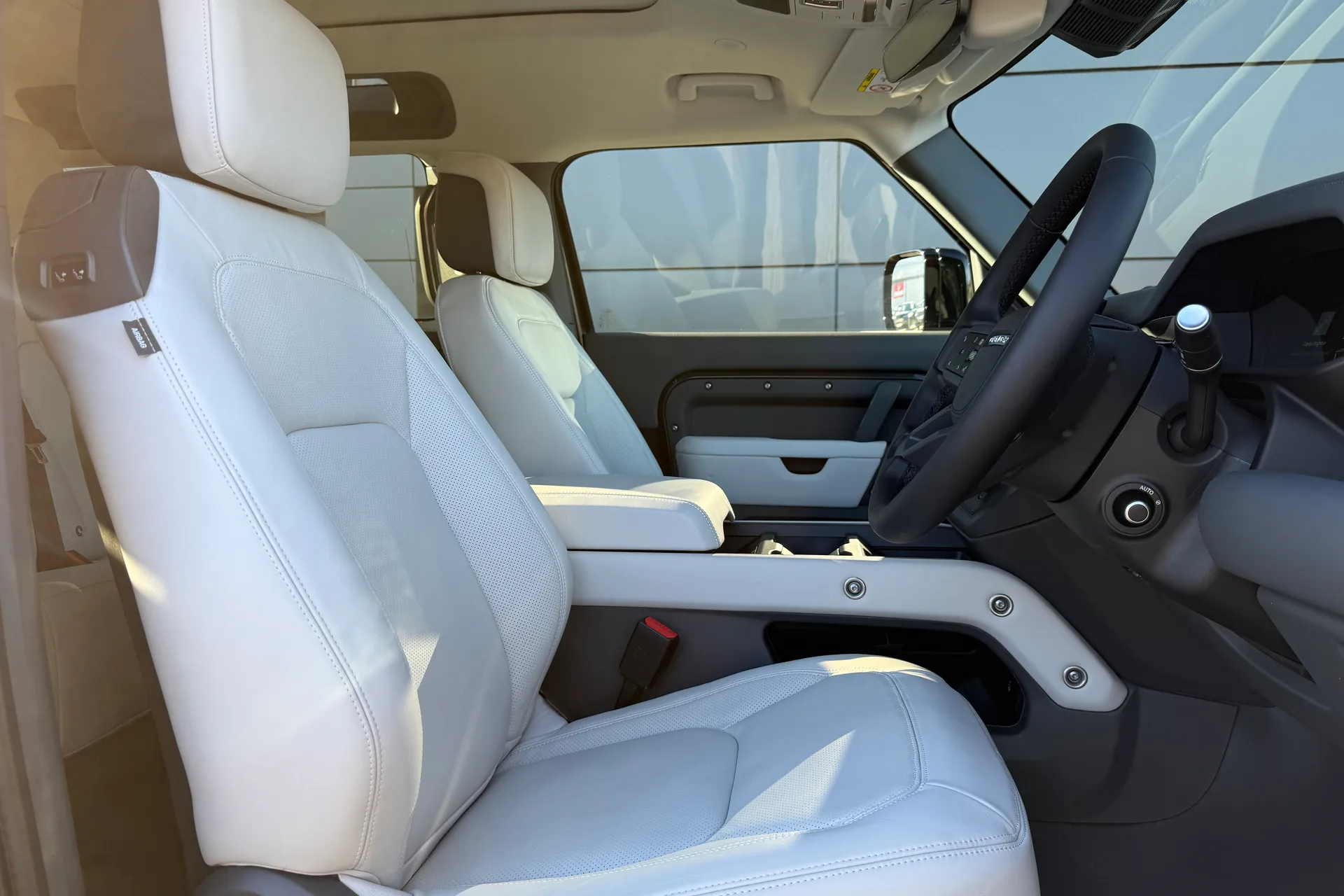 LAND ROVER Defender 90 thumbnail image number 19