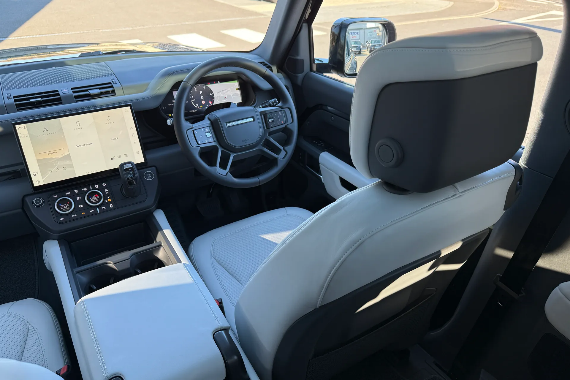 LAND ROVER Defender 90 thumbnail image number 52