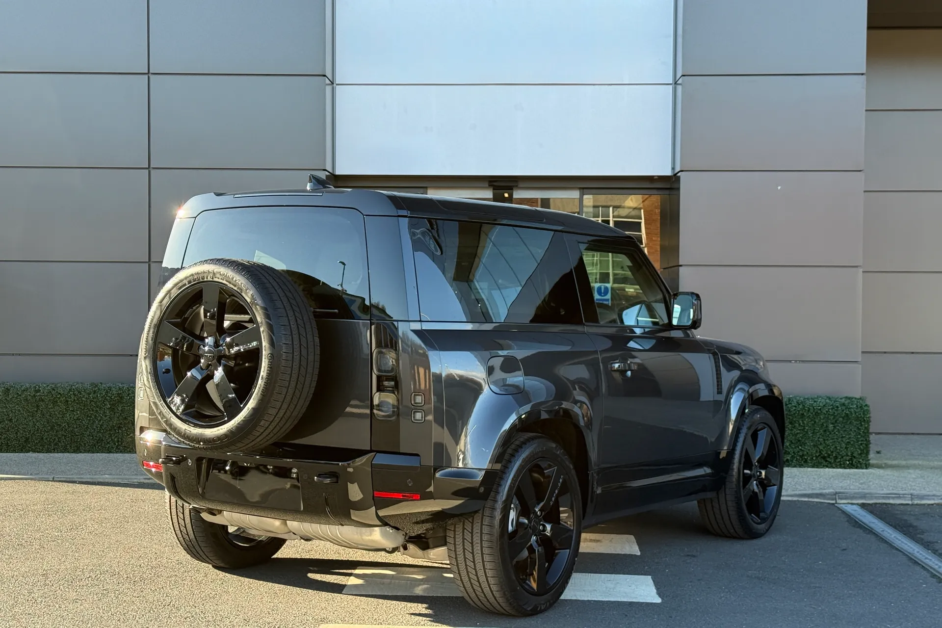 LAND ROVER Defender 90 thumbnail image number 10