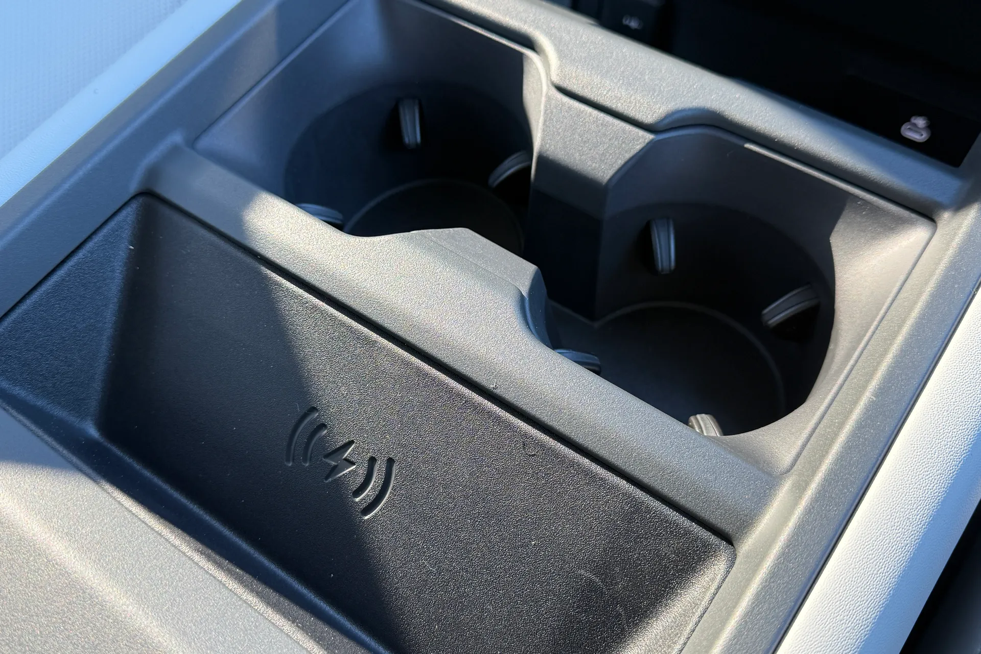 LAND ROVER Defender 90 thumbnail image number 31