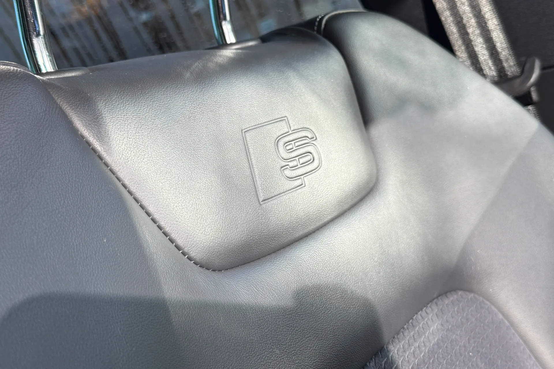 Audi A6 thumbnail image number 31