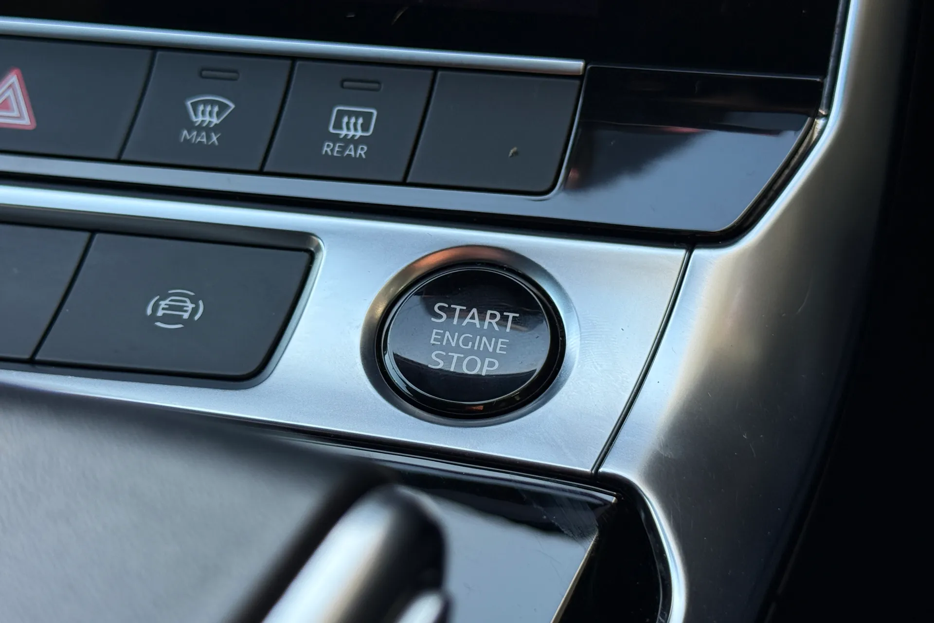 Audi A6 thumbnail image number 28