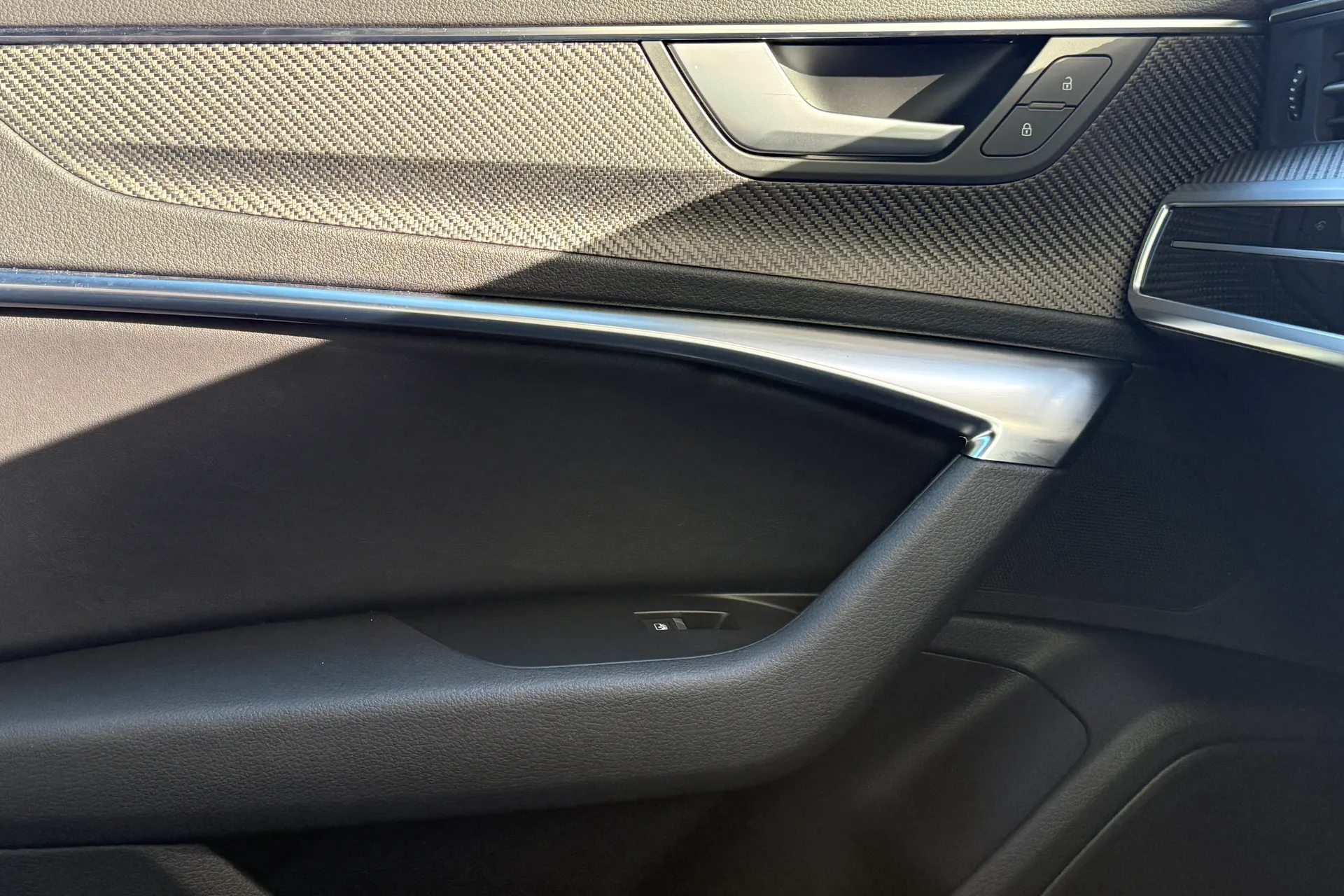 Audi A6 thumbnail image number 30