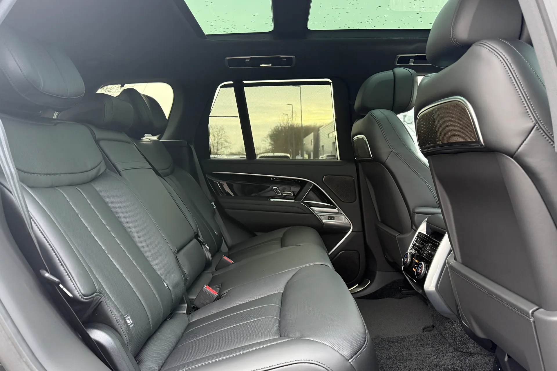 LAND ROVER RANGE ROVER thumbnail image number 47