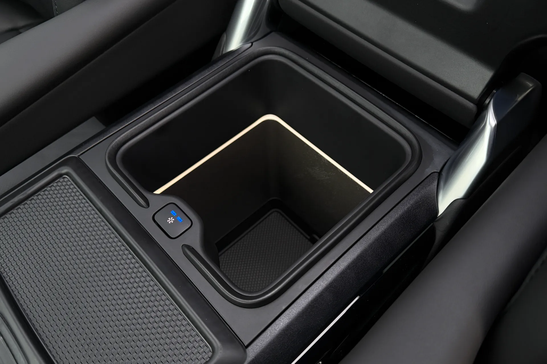 LAND ROVER RANGE ROVER thumbnail image number 23