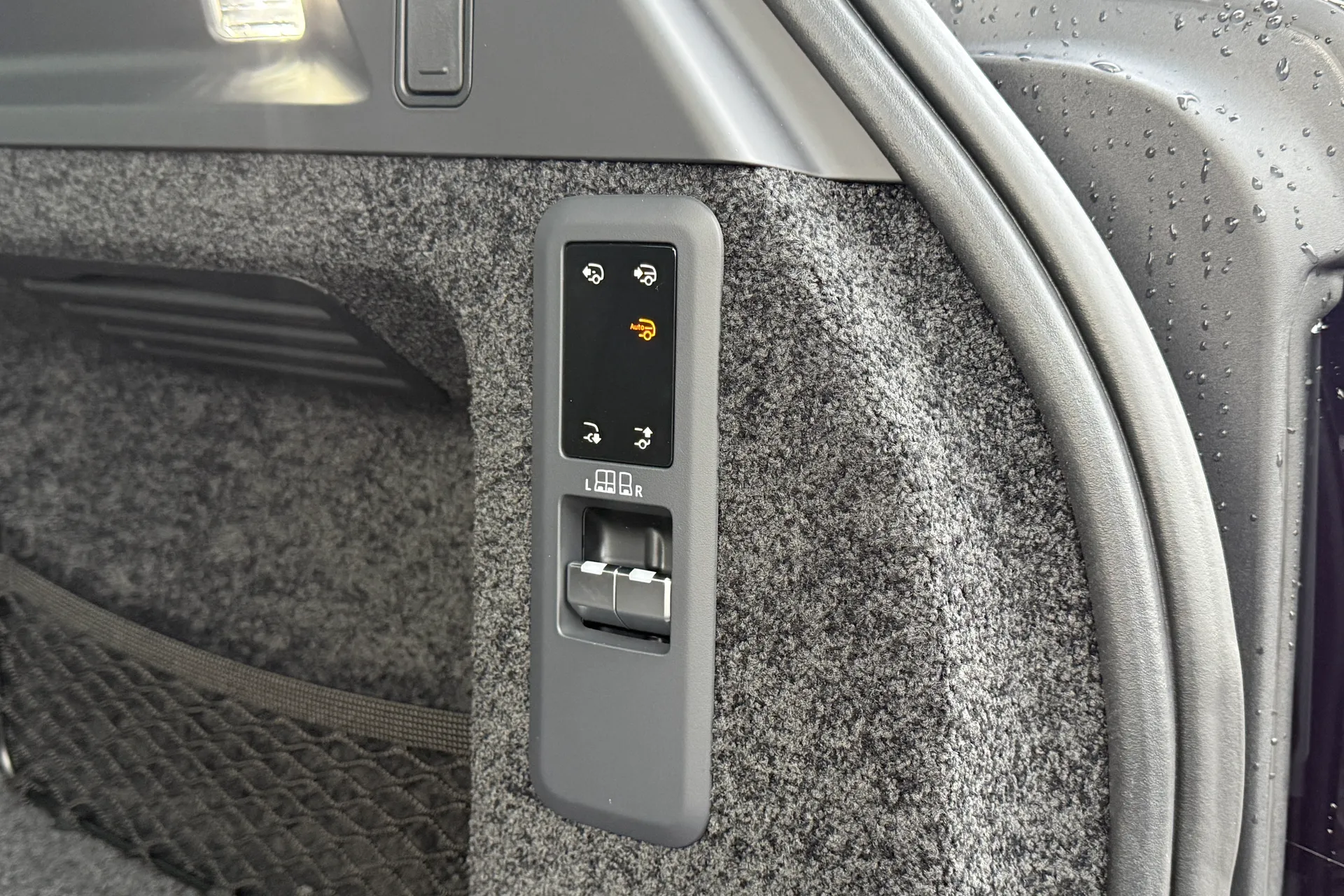 LAND ROVER RANGE ROVER thumbnail image number 46