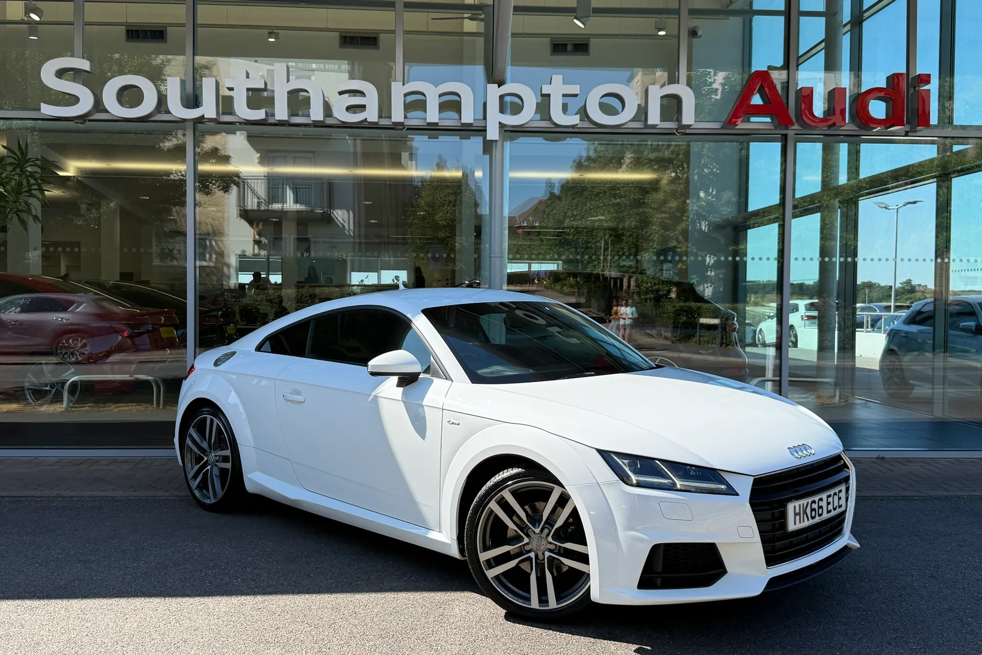 Audi TT thumbnail image number 50