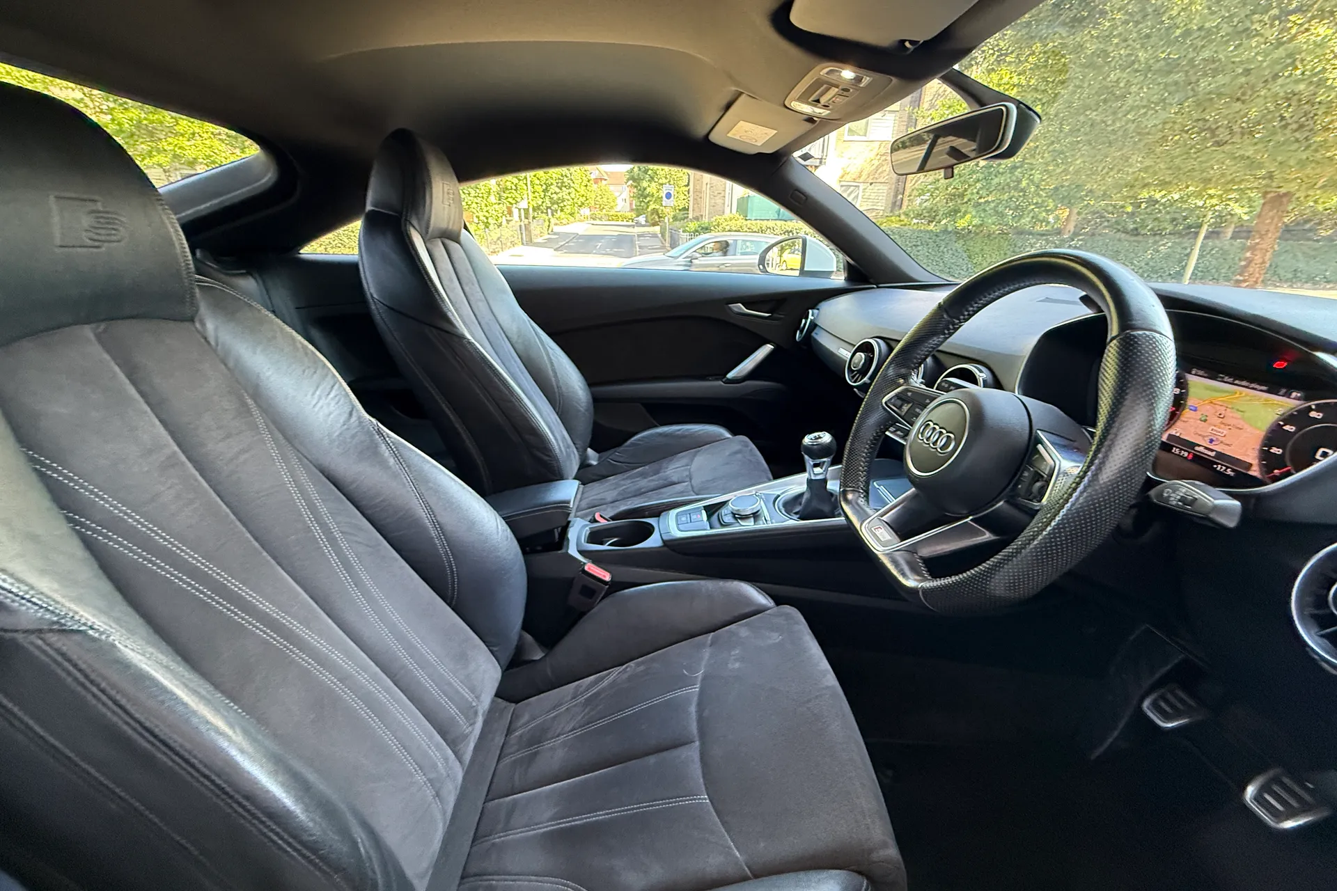 Audi TT thumbnail image number 28