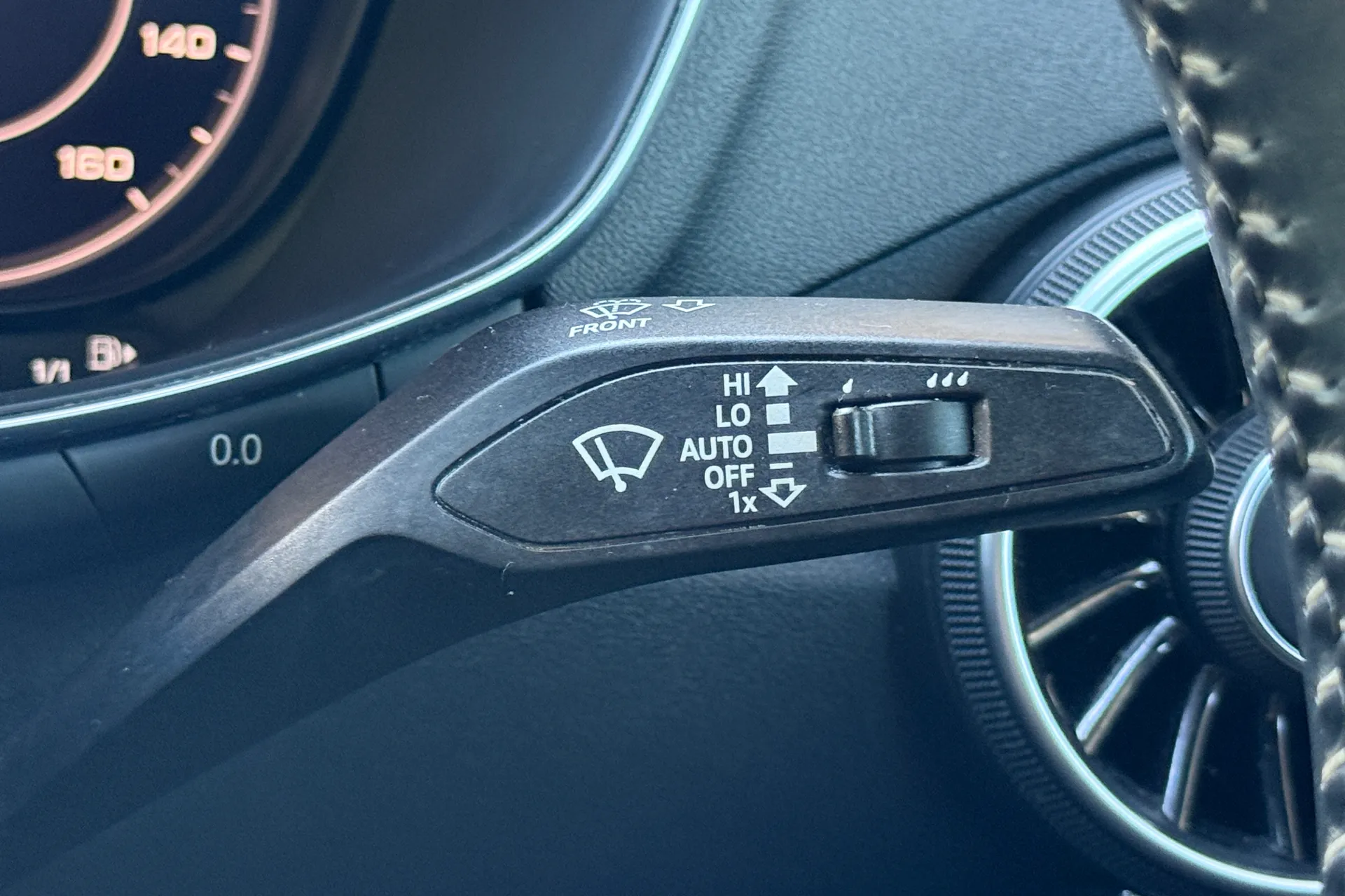 Audi TT thumbnail image number 11