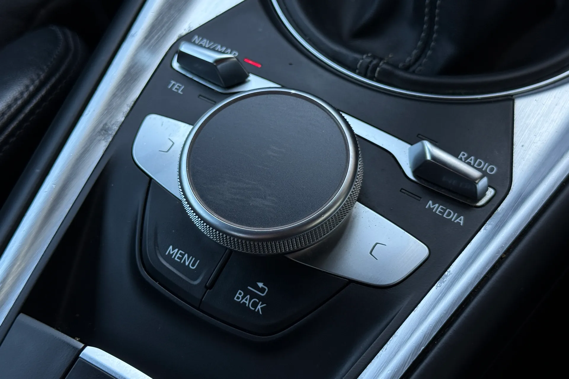 Audi TT thumbnail image number 25