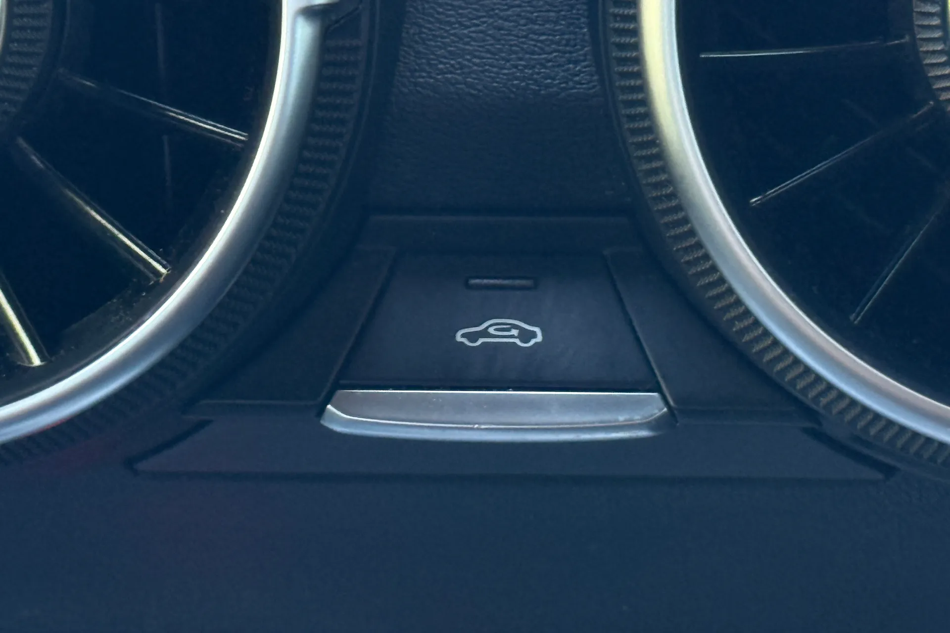 Audi TT thumbnail image number 19