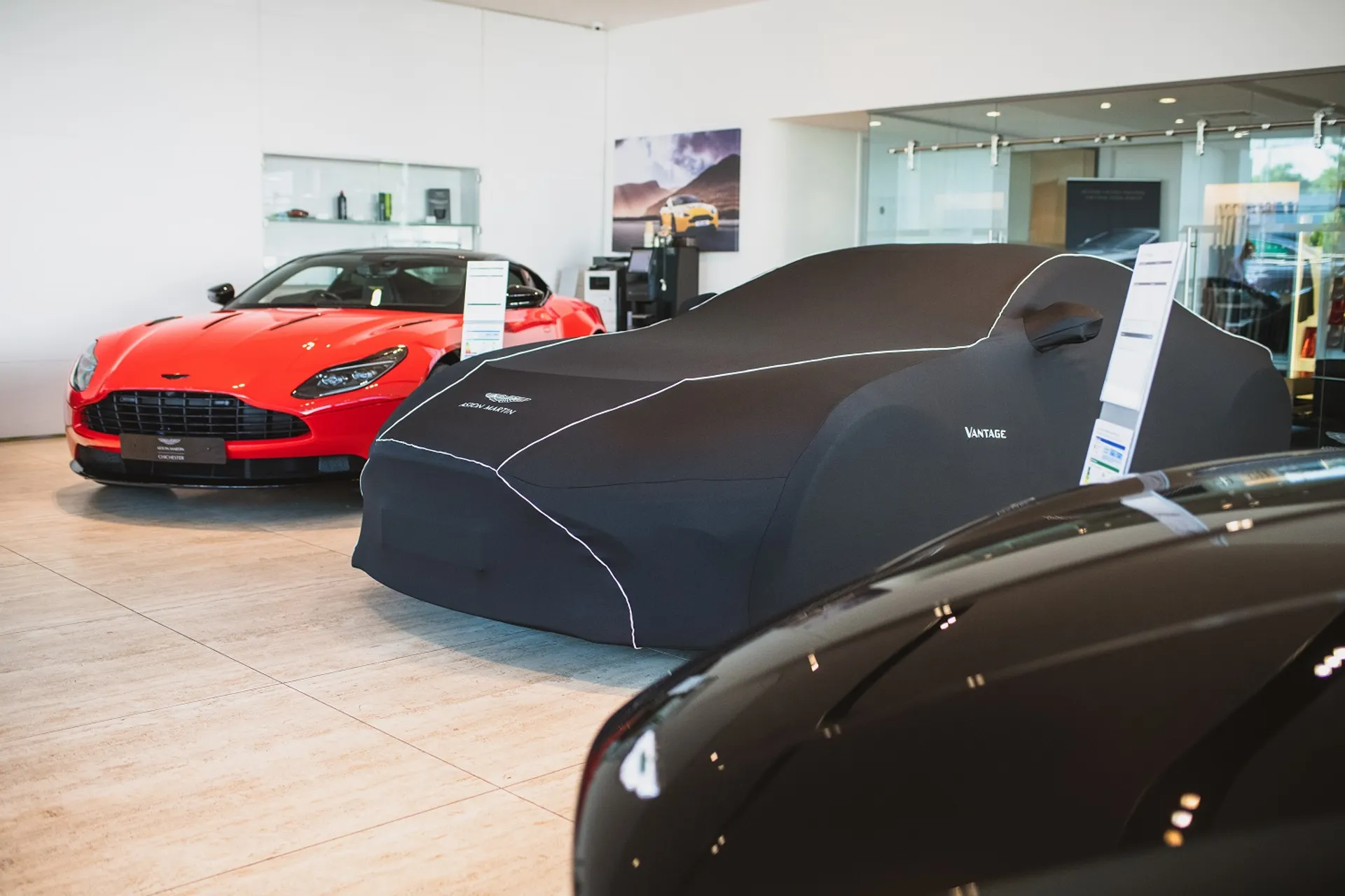 Aston Martin Vantage thumbnail image number 7