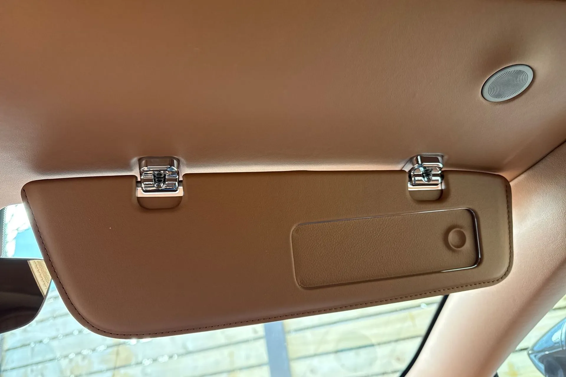 Aston Martin Vantage thumbnail image number 52