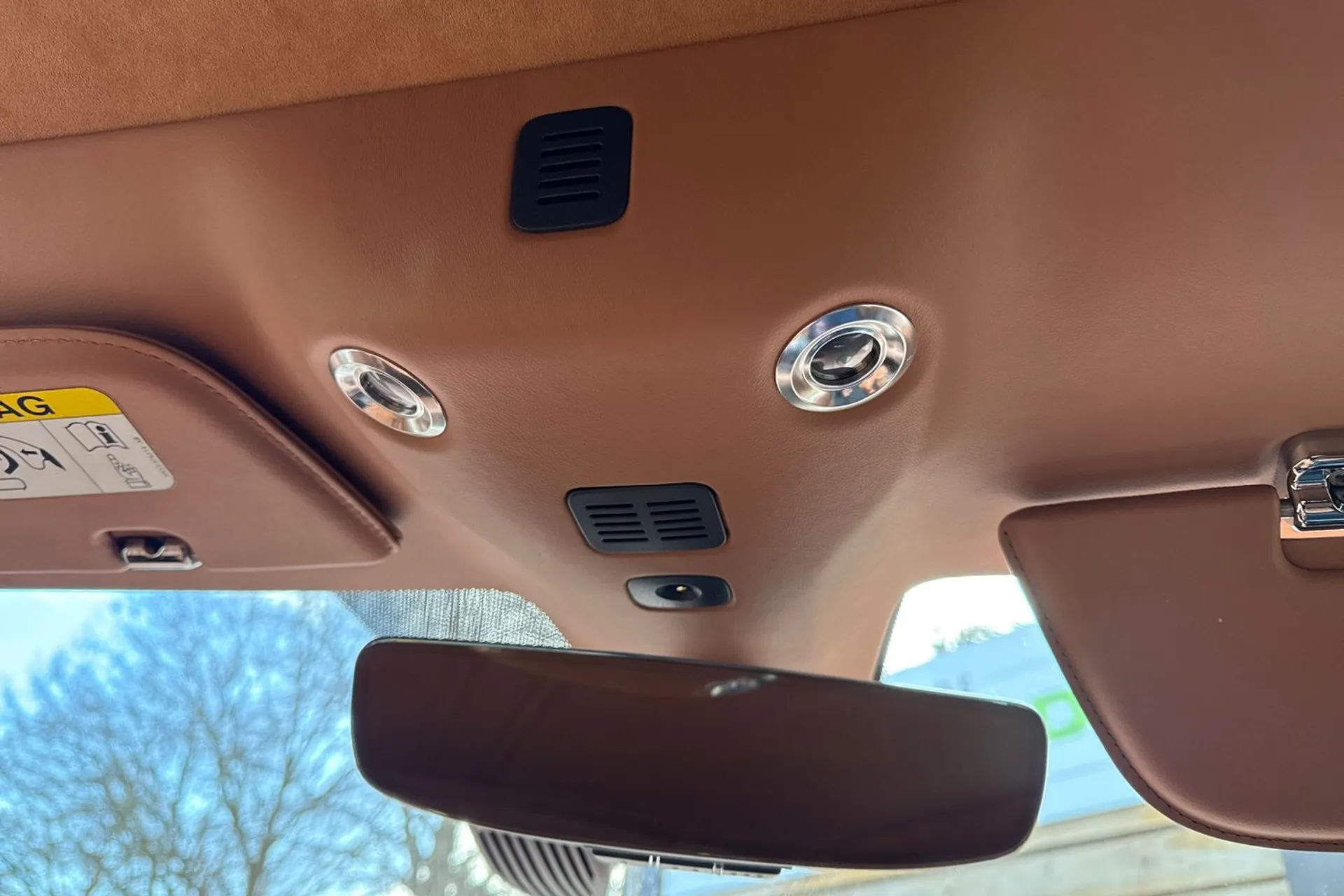 Aston Martin Vantage thumbnail image number 51